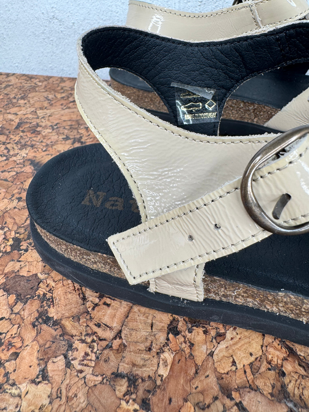 Nature Vanilla Patent Leather Sandals - EU40