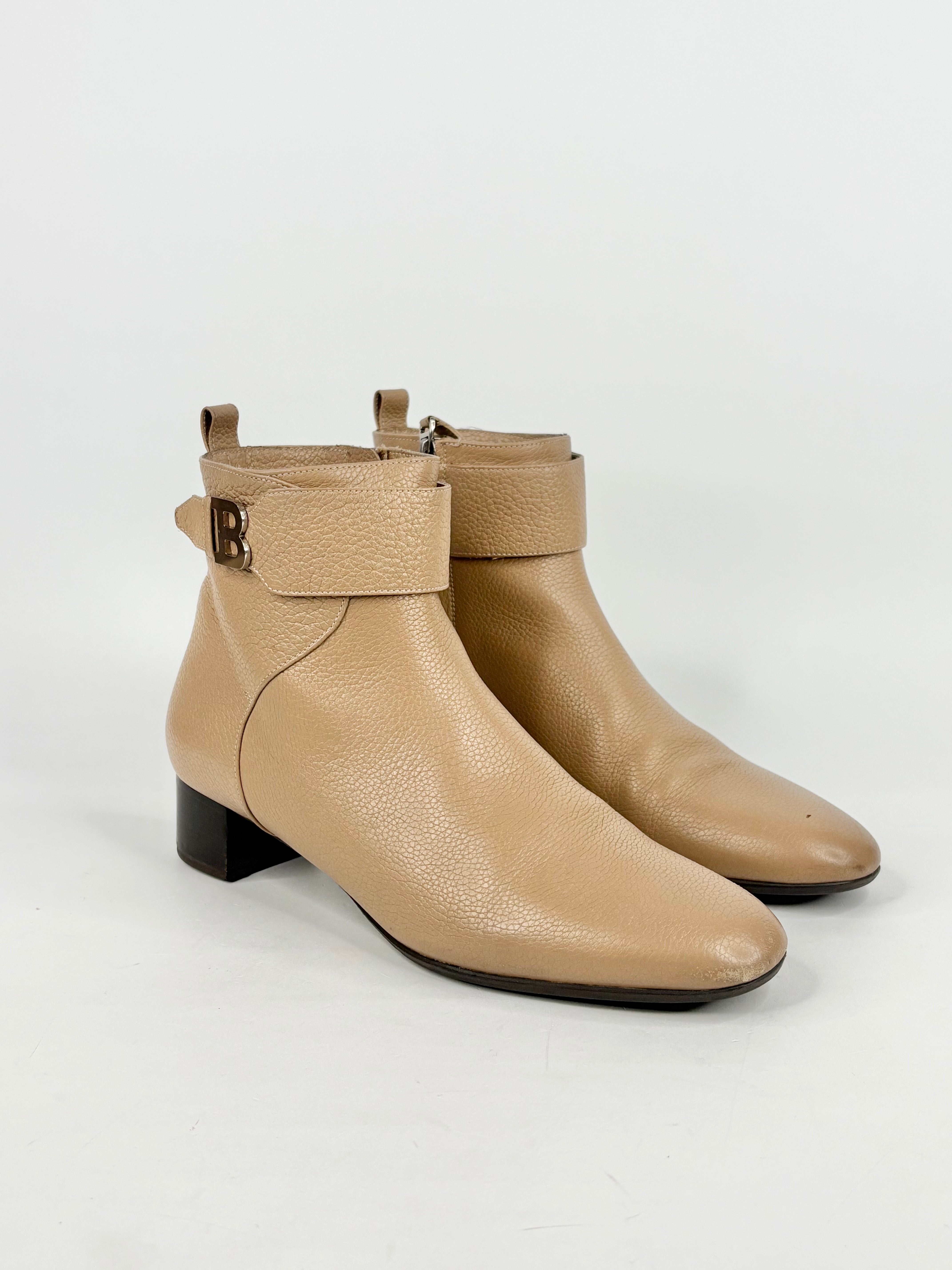Bally Beige Grained Leather 'Talika' Ankle Boots - EU39.5