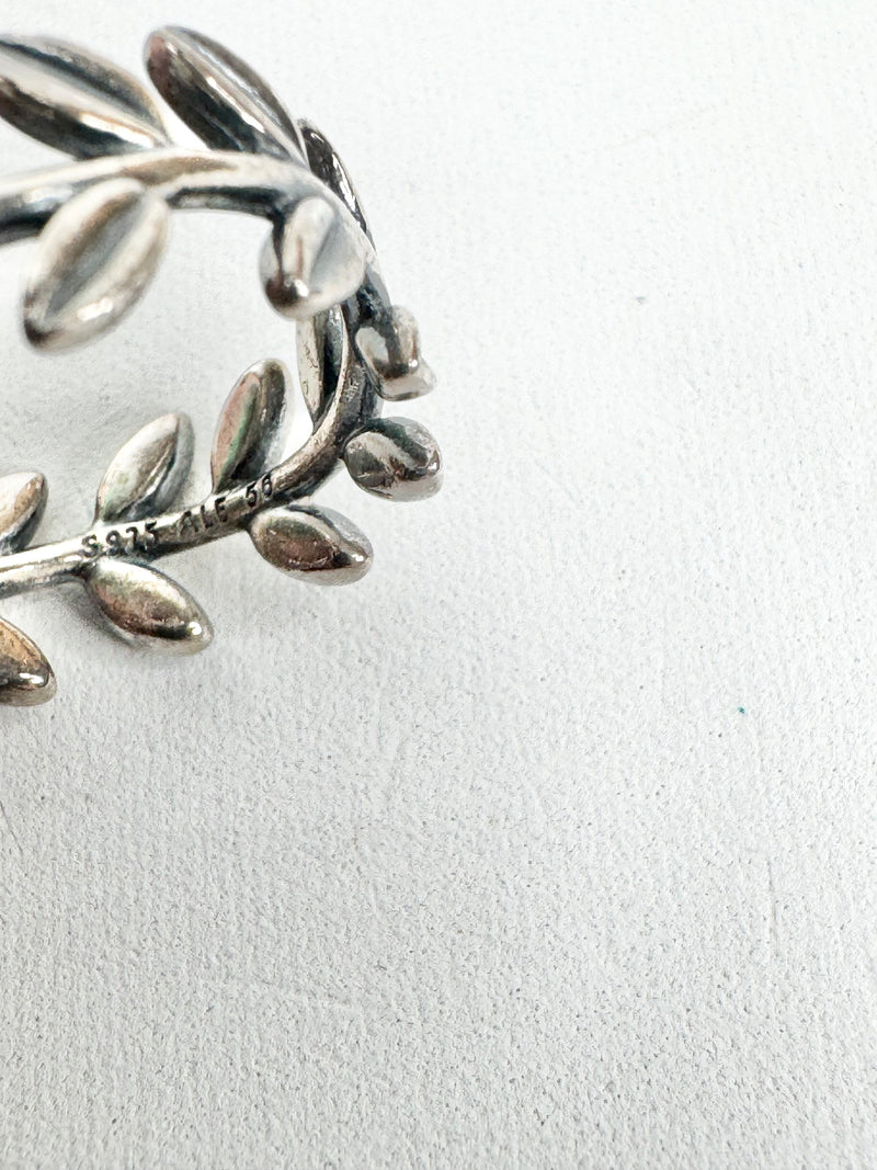 Pandora Laurel Leaf Ring