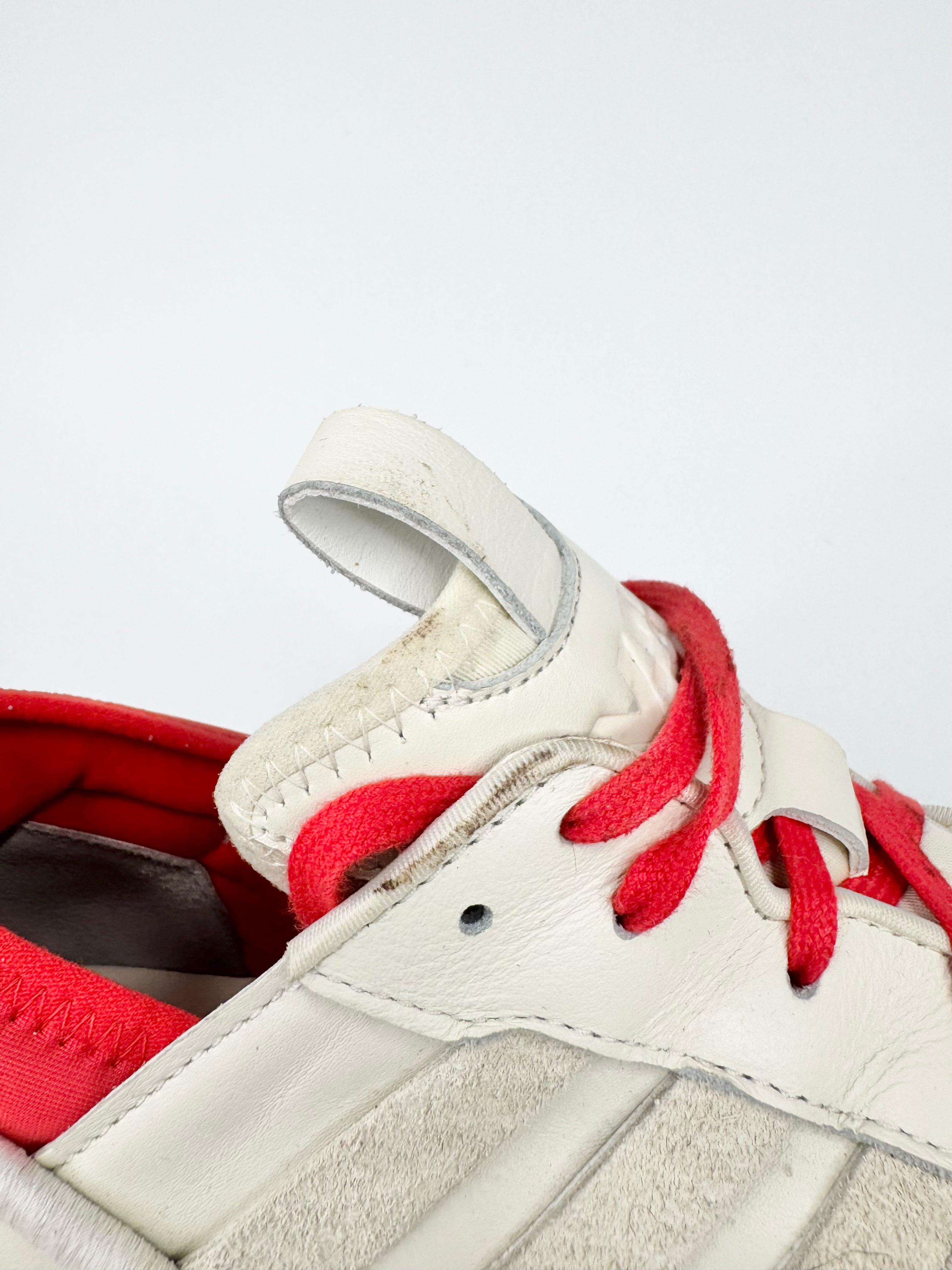 Y-3 'Rivalry' Off-White, Unity Ink & Lush Red Colourway Sneakers - EU44.5