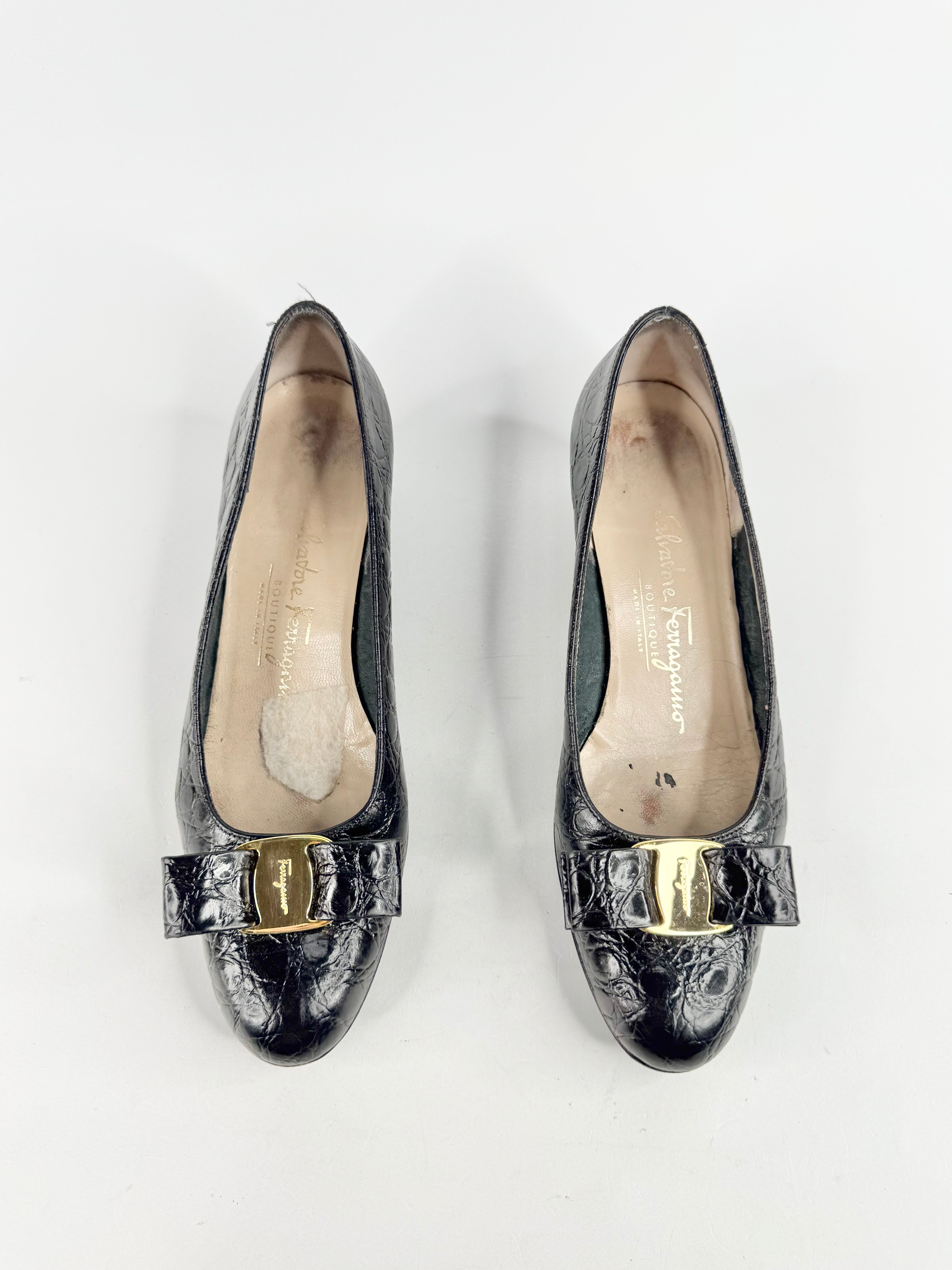 Salvatore Ferragamo Black Textured Pumps - EU37