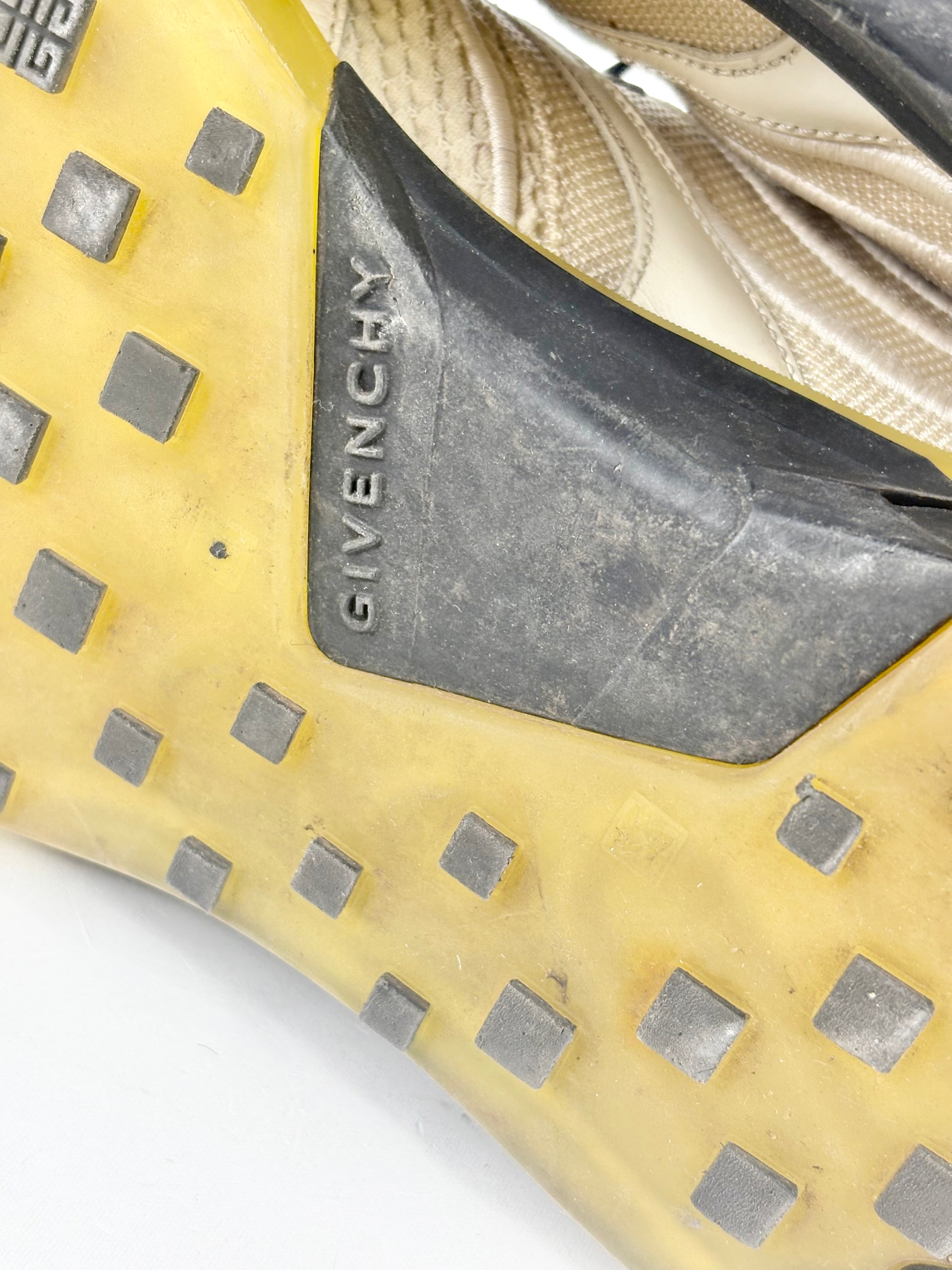 Givenchy Off-White Giv 1 Sneakers - EU43