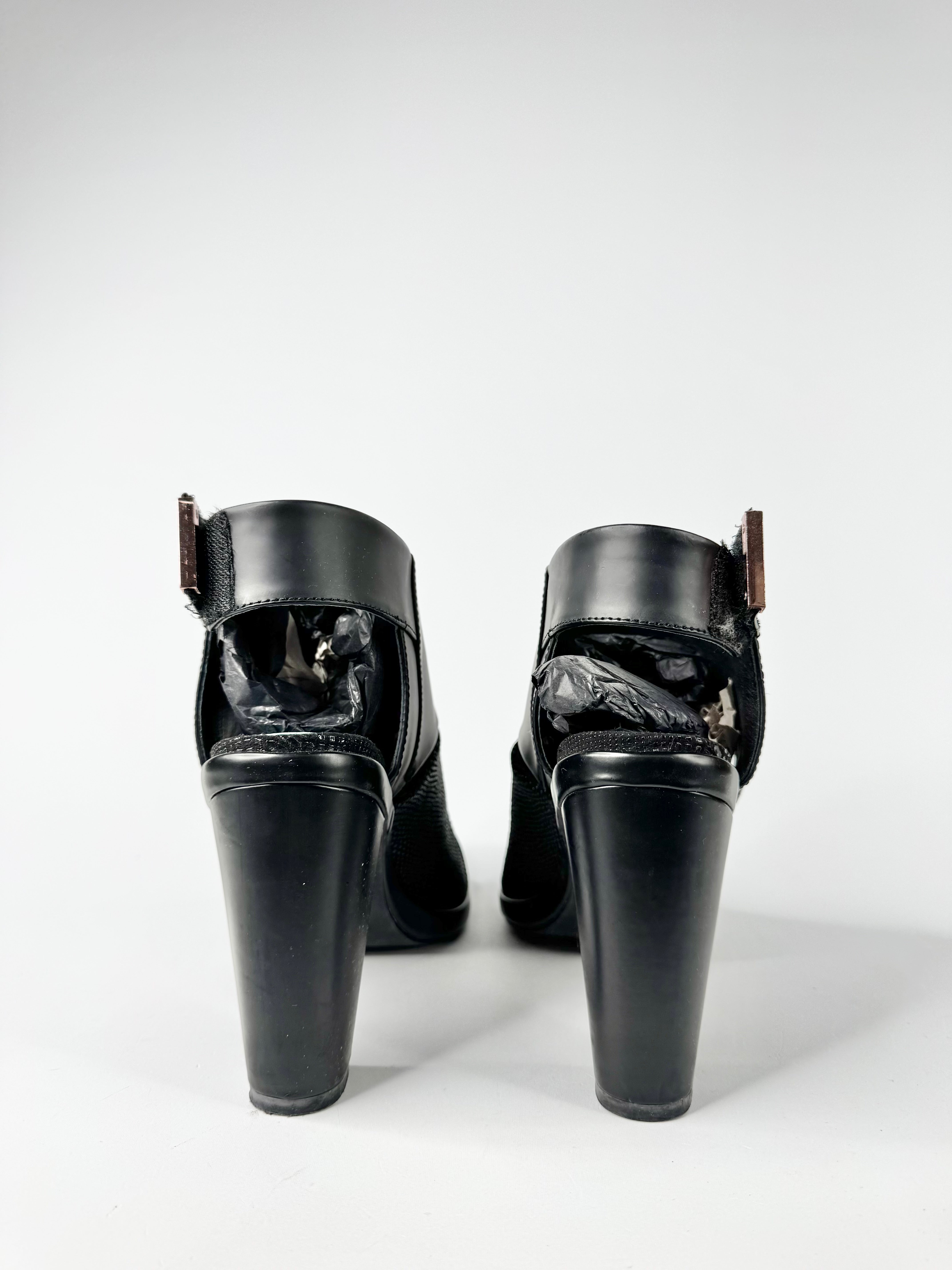 Ginger & Smart Black 'Odessy' Heeled Sandals - EU40