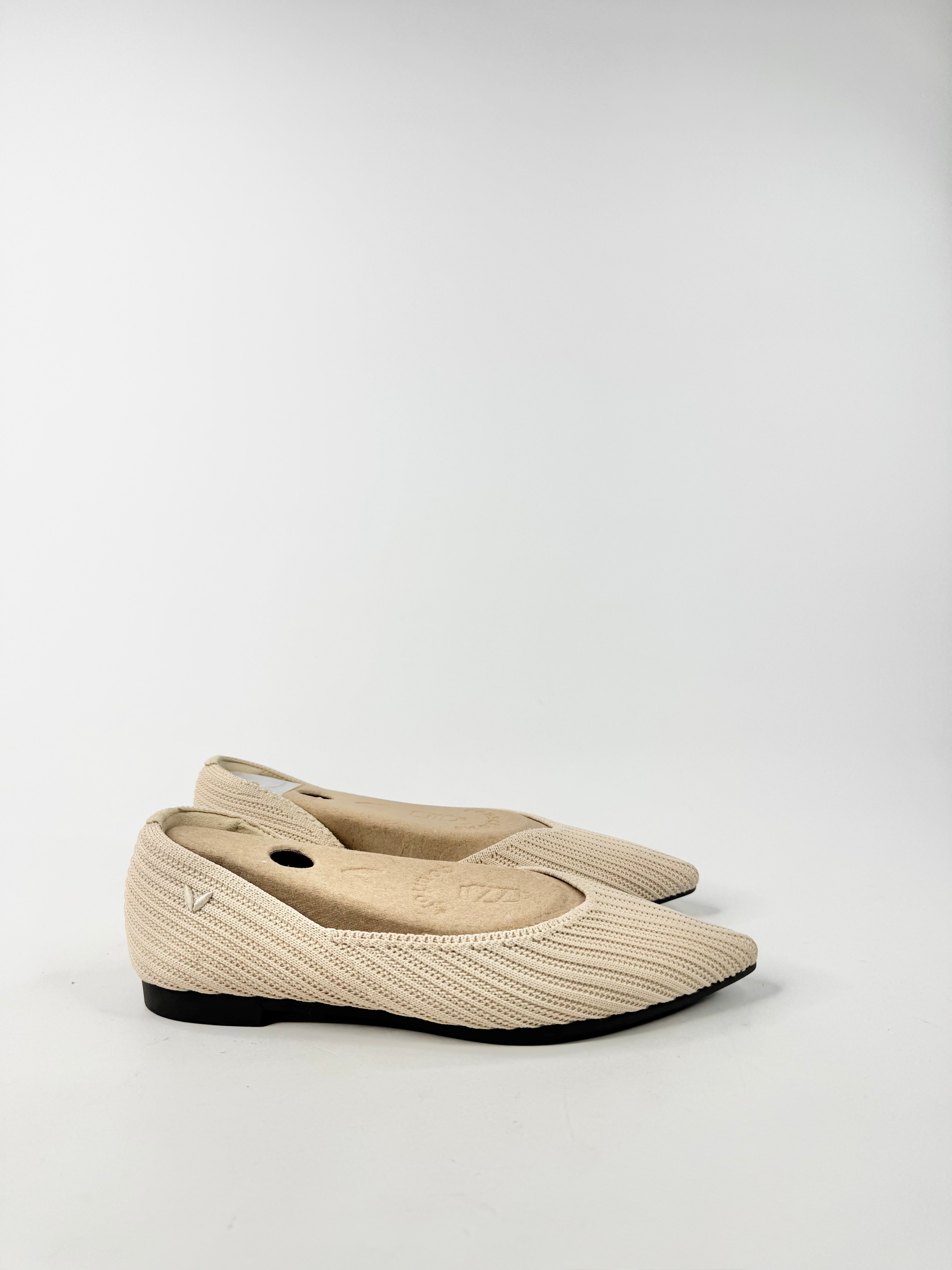 Vivaia 'D'Orsay Melia' Almond Pointed Toe Flats - EU35..5