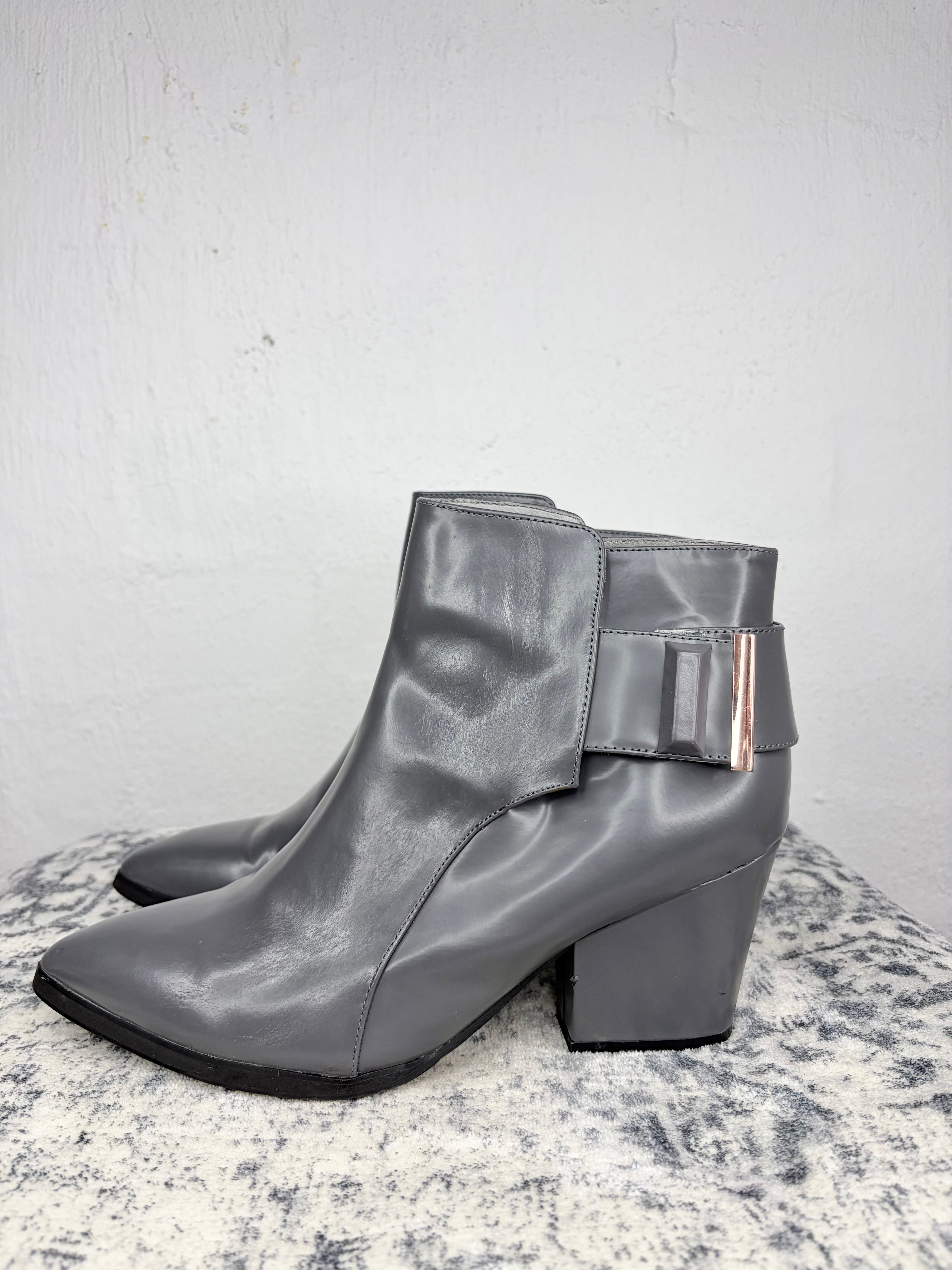Ginger & Smart Thunderstorm Grey Ankle Boots - EU41