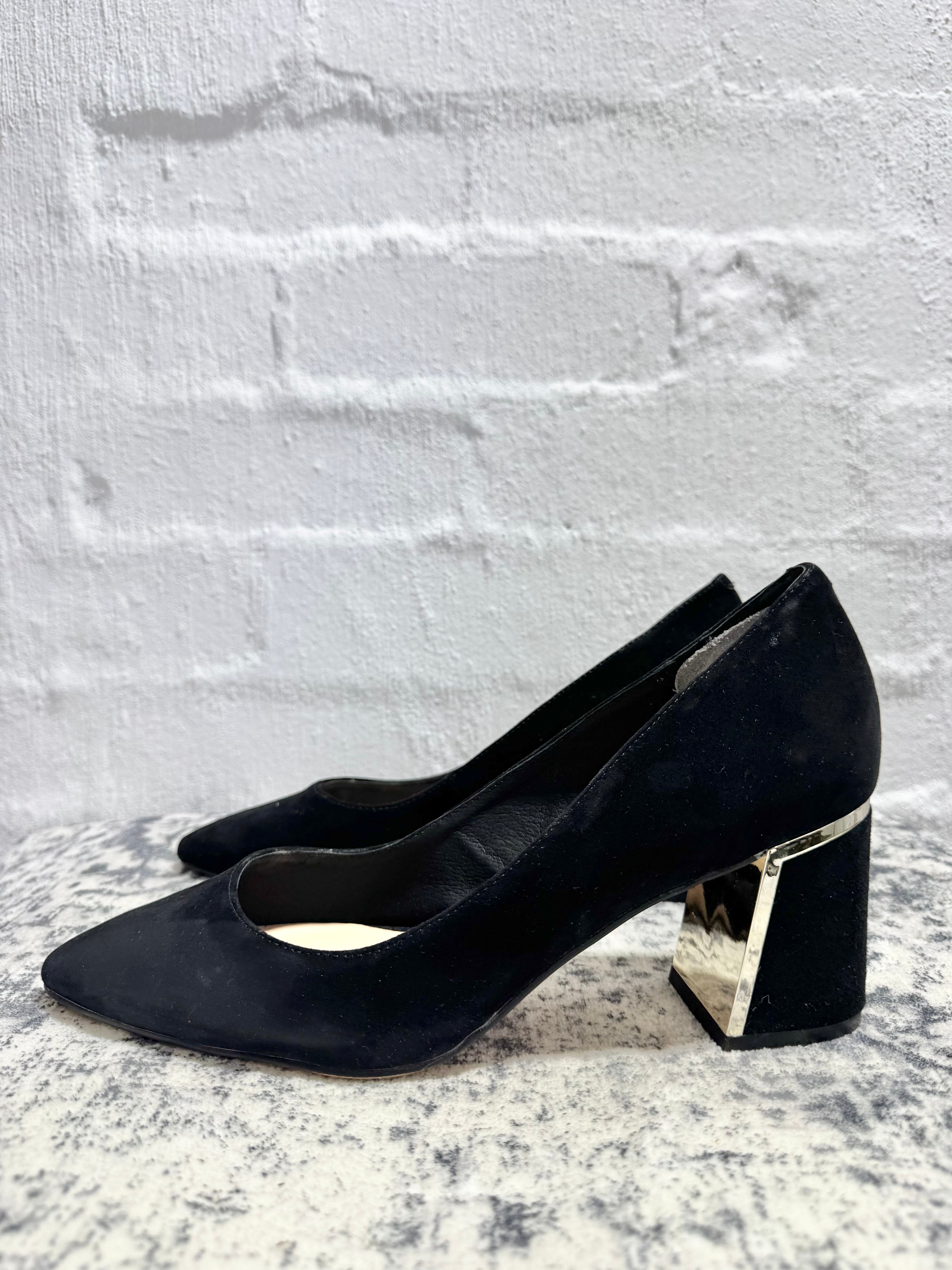 Mi Piaci Black Suede Pointed Toe Block Heel Pumps - EU42