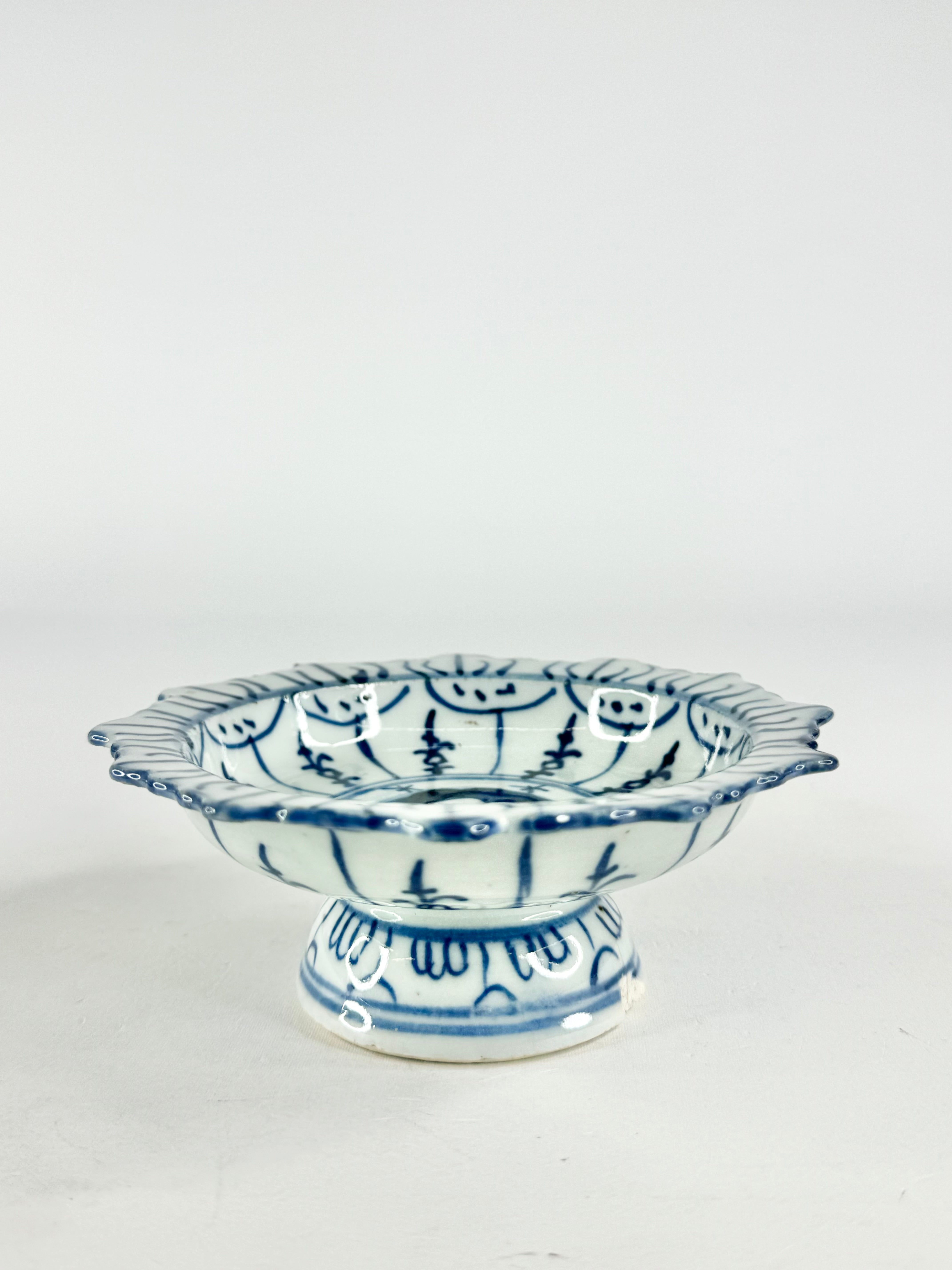 Antique Chinese Blue & White Porcelain Tazza