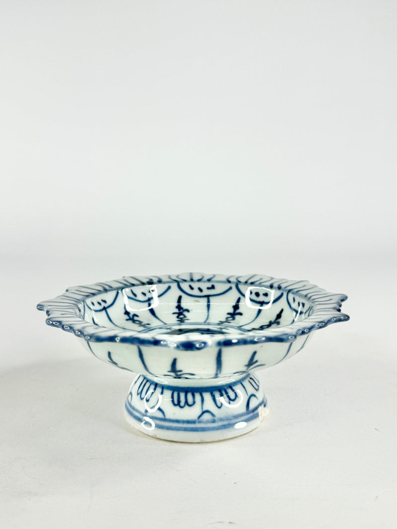 Antique Chinese Blue & White Porcelain Tazza