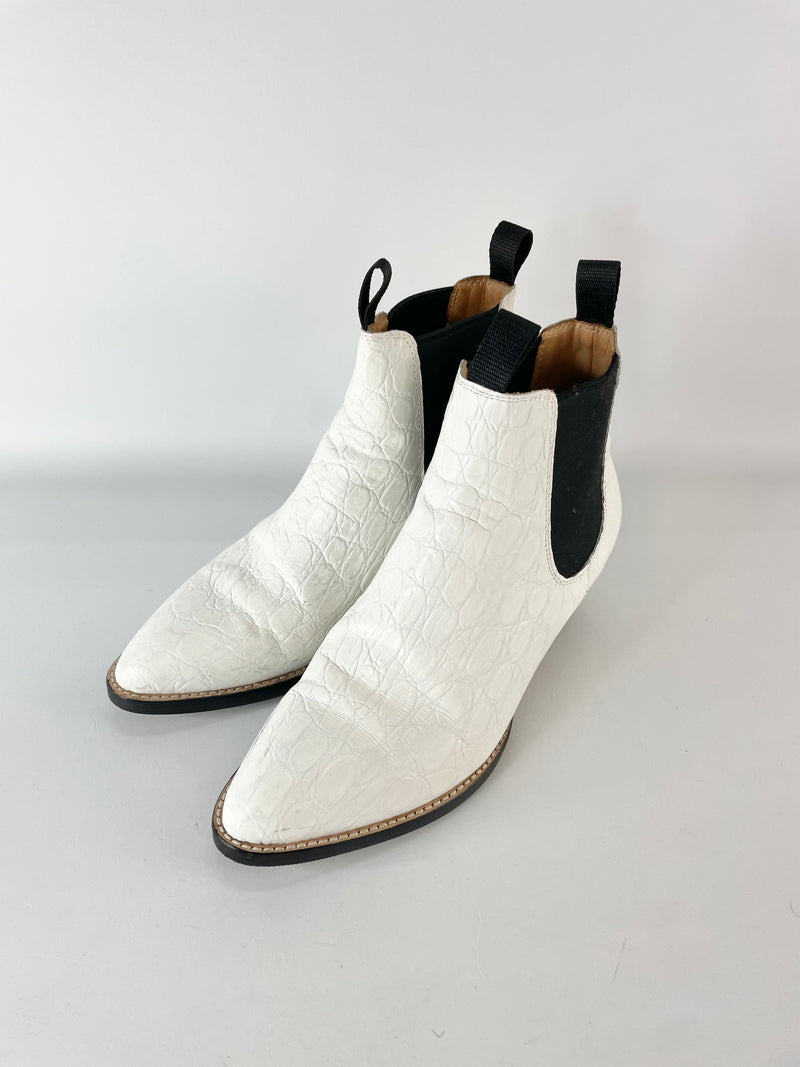 Bared White Leather Textured Ankle Boots - EU36