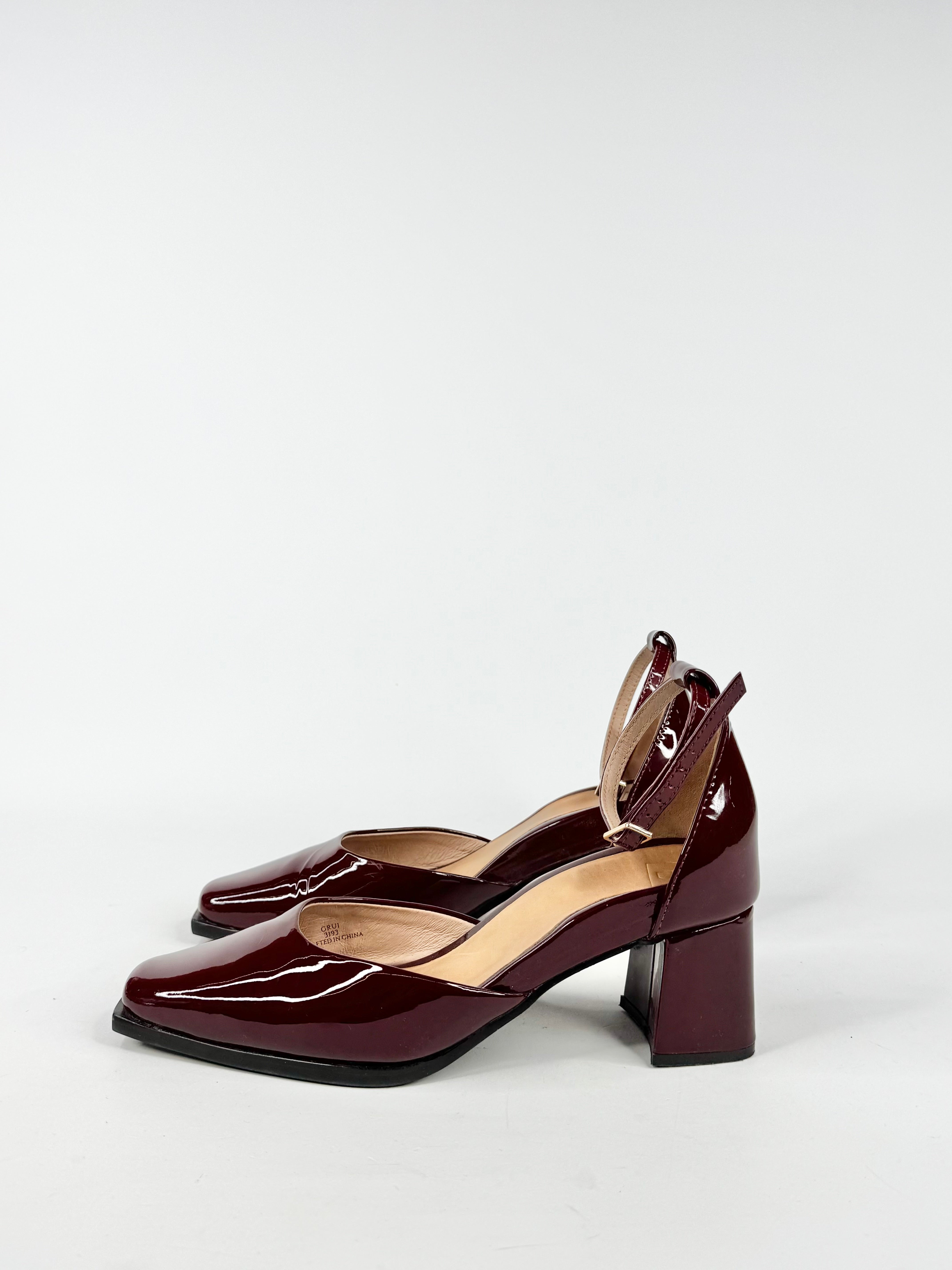 Bared Burgundy Patent Leather Mary Janes - EU37