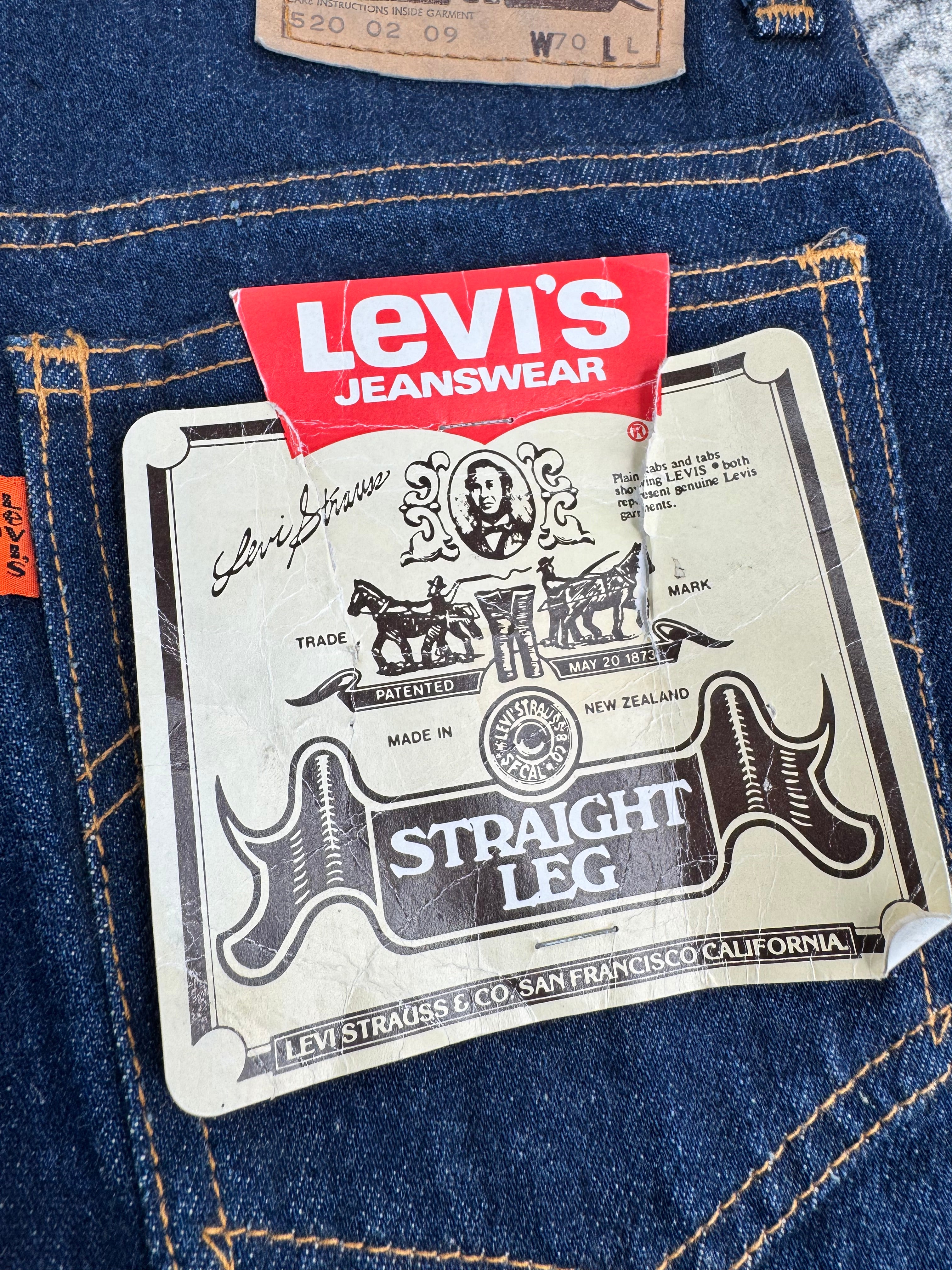 Levi Blue Denim Straight-Leg Jeans - W20 LL