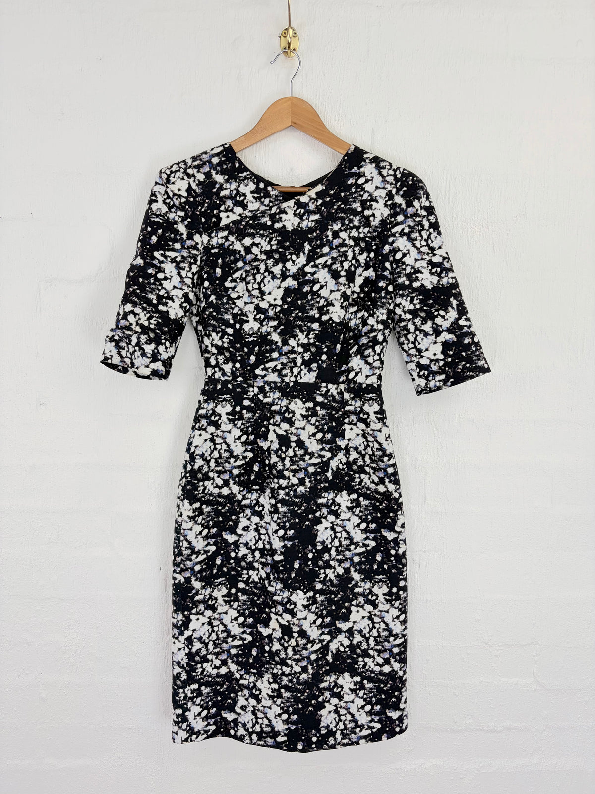Camilla & Marc Black & White Abstract Floral Print 'Lightyear' Dress - AU6