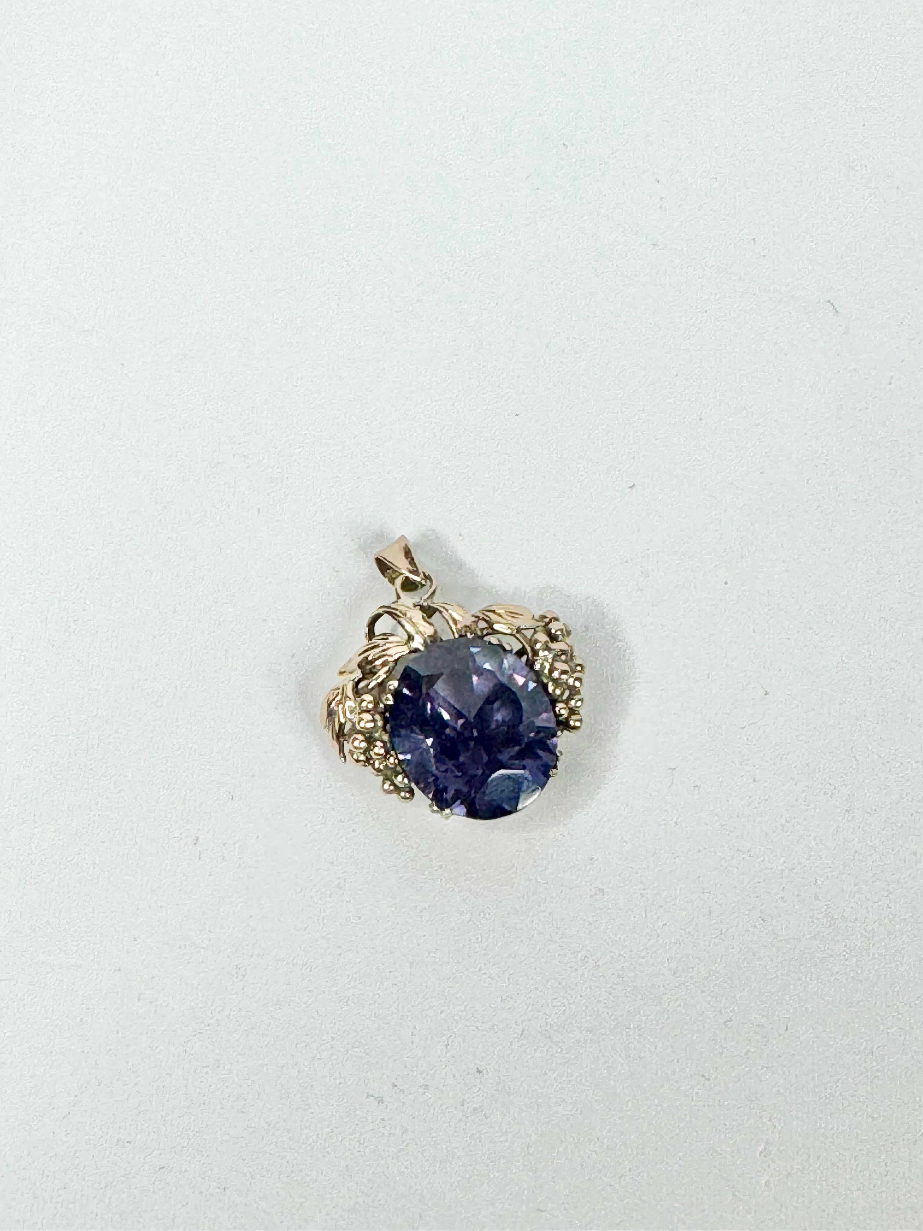 14ct Gold Grape Pattern Pendant