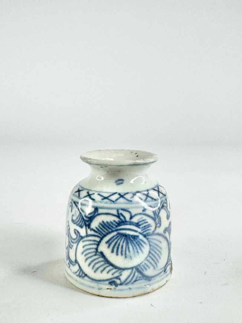 Antique Blue & White Orchid Patterned Jarlet