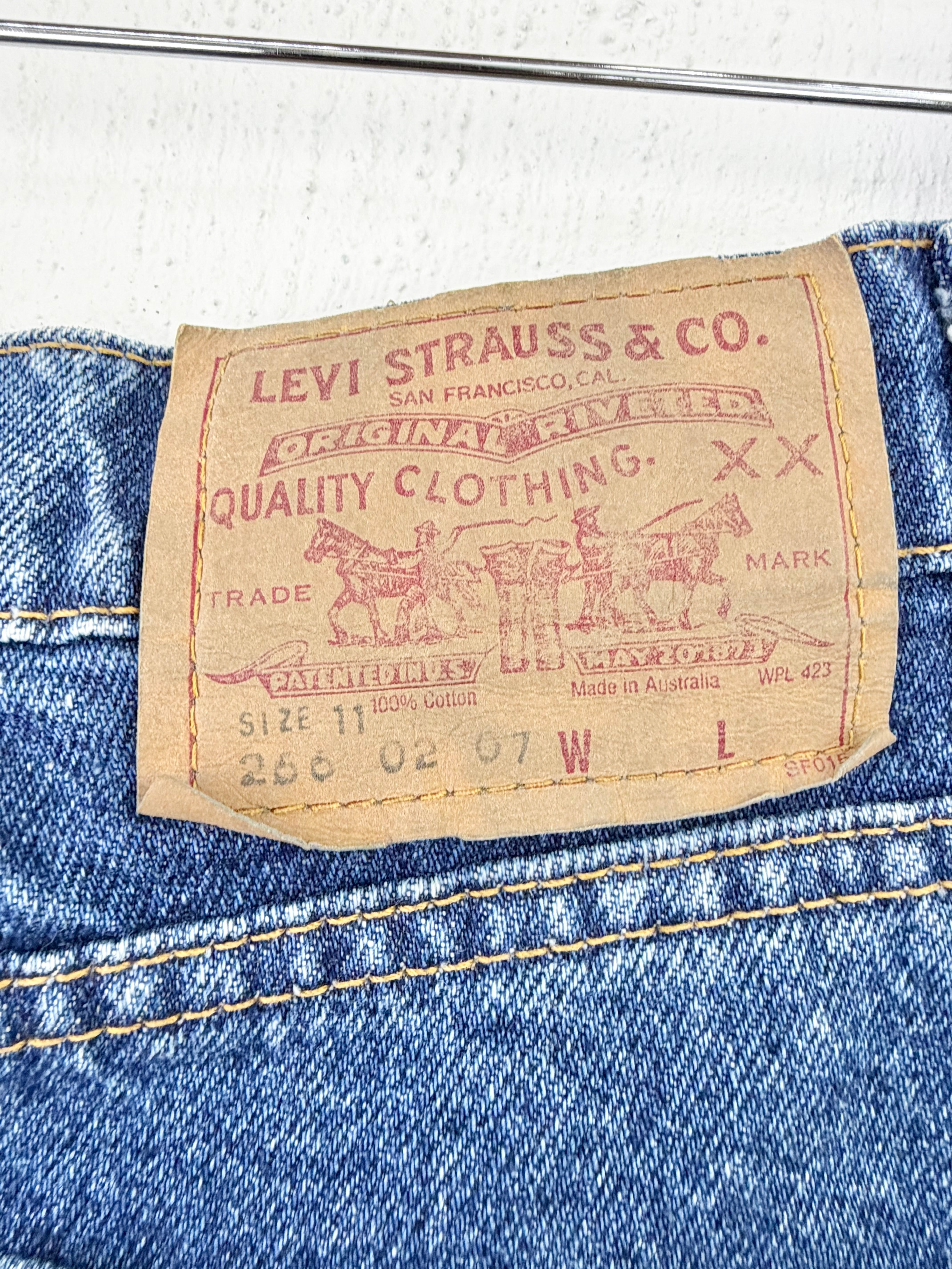 Vintage Levi's Blue High-Waisted Tapered Leg 'Mom' Jeans - AU8
