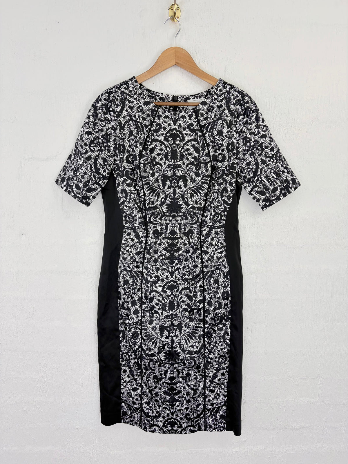 Veronika Maine Silky Black & White Brocade Pattern Sheath Dress - AU14