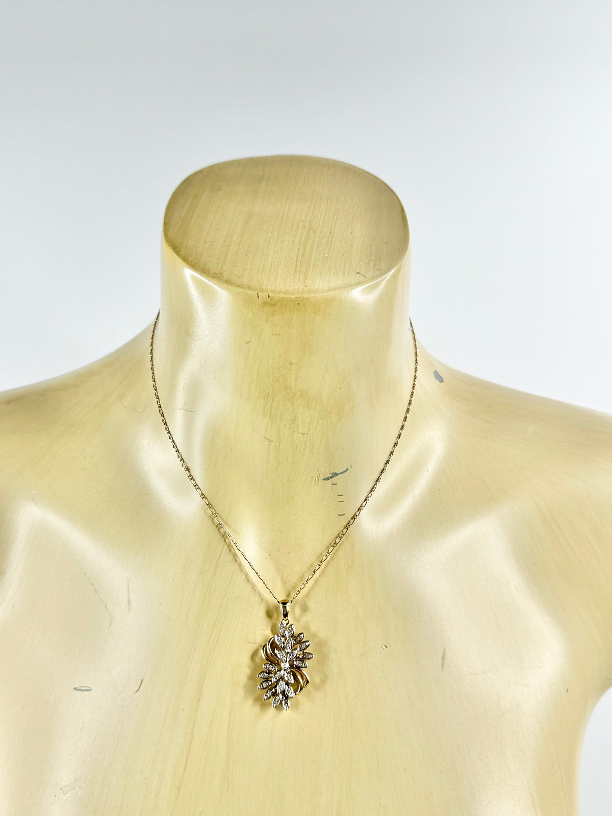 9ct Gold & Diamond Flower Pendant & Chain