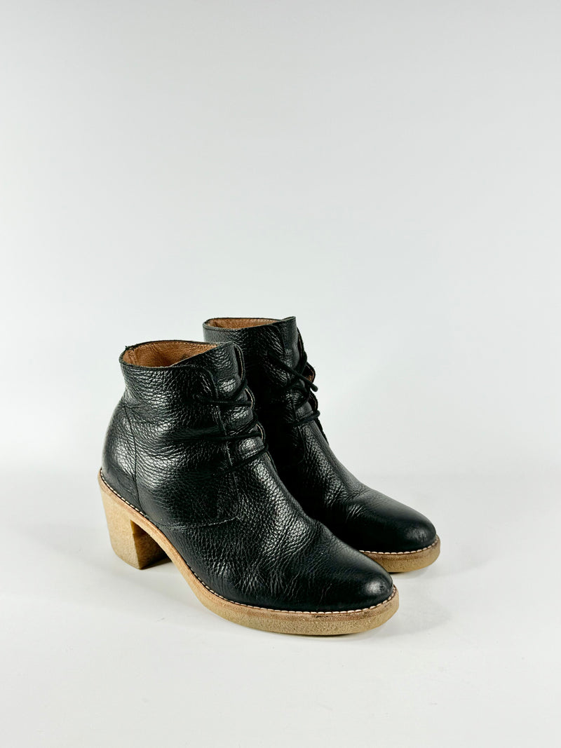 E.O.S Black Leather Lace Up Ankle Boots - EU39