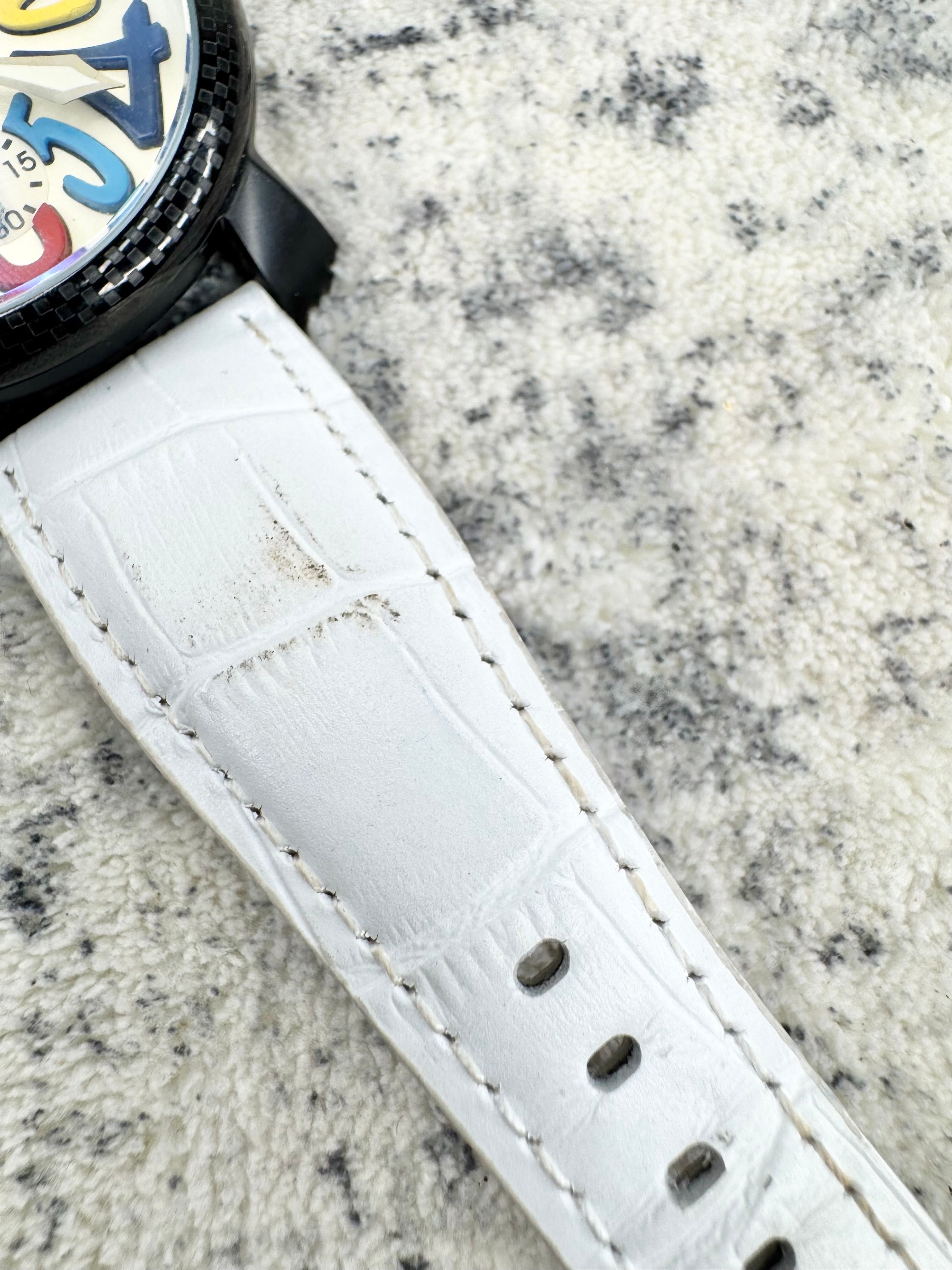 Gaga Milano Italy XL Gold Face Multicolour Numeral Manuale Meccanico Watch