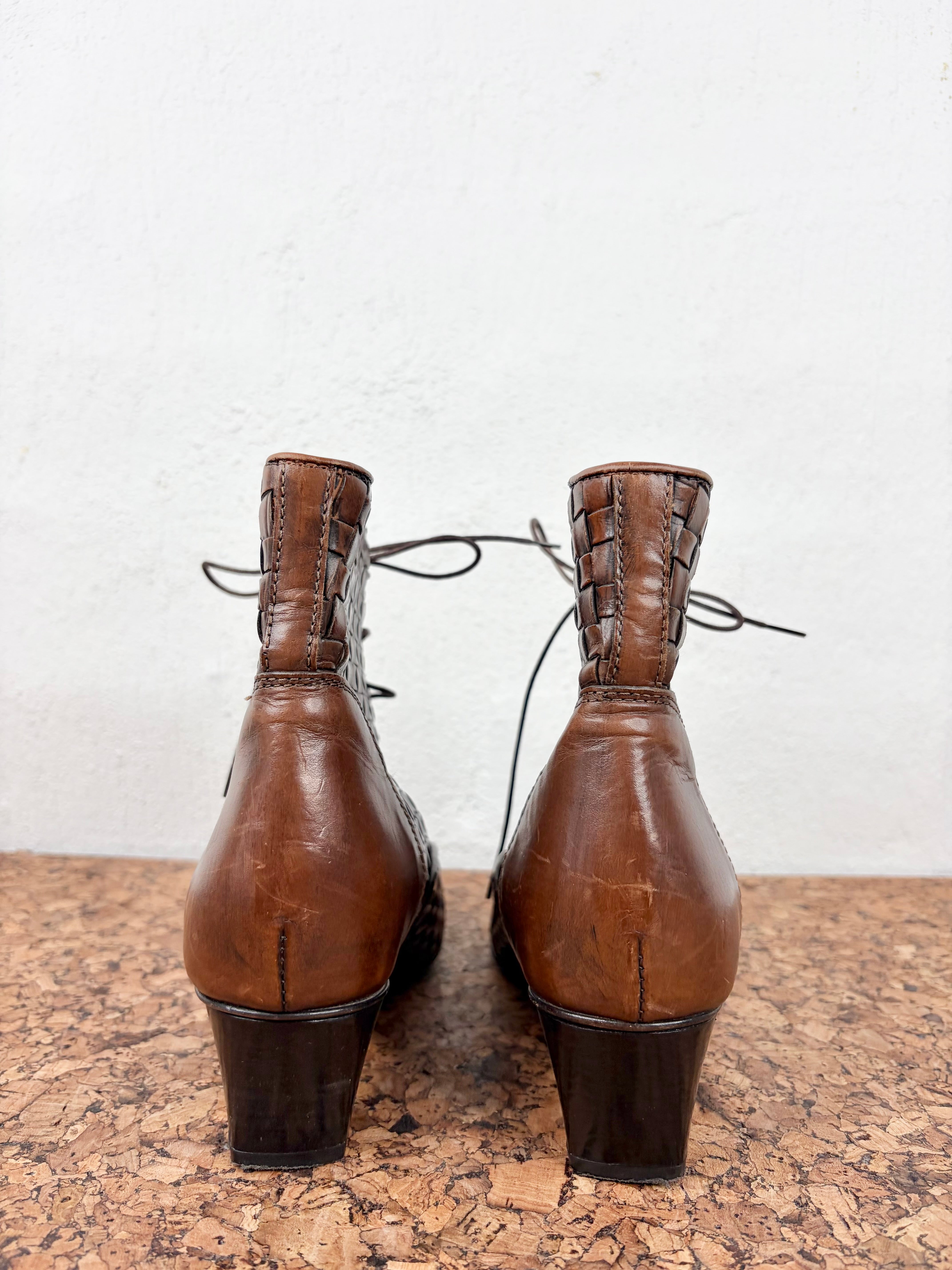 Bottega Intrecciato Chocolate Leather Lace Up Boot - EU37.5
