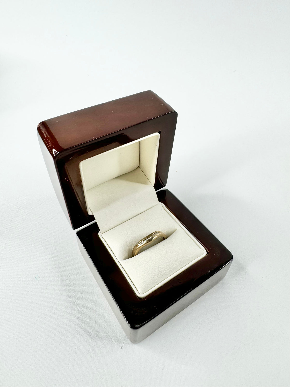 9ct Gold Clear & Black Cubic Zirconia Wishbone Ring