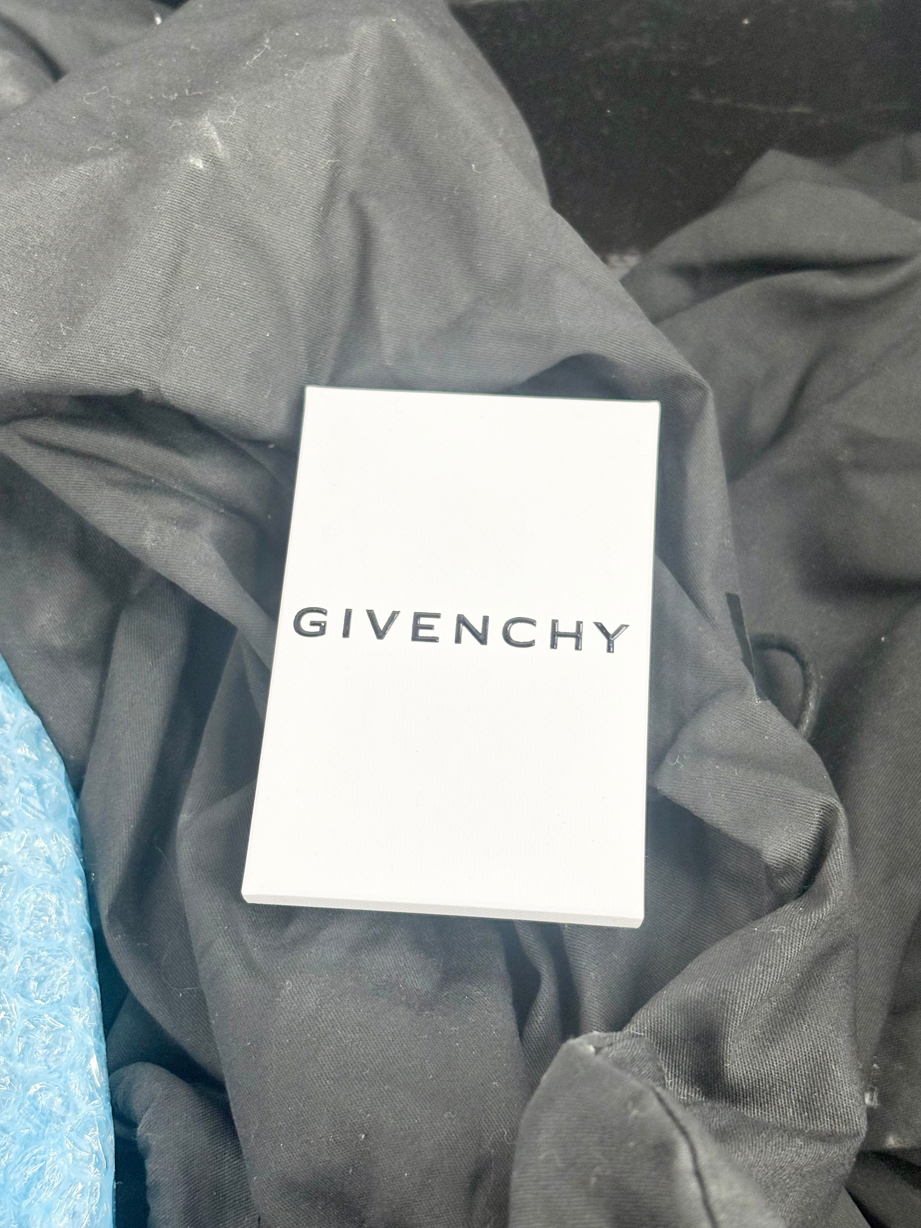 Givenchy Off-White Giv 1 Sneakers - EU43