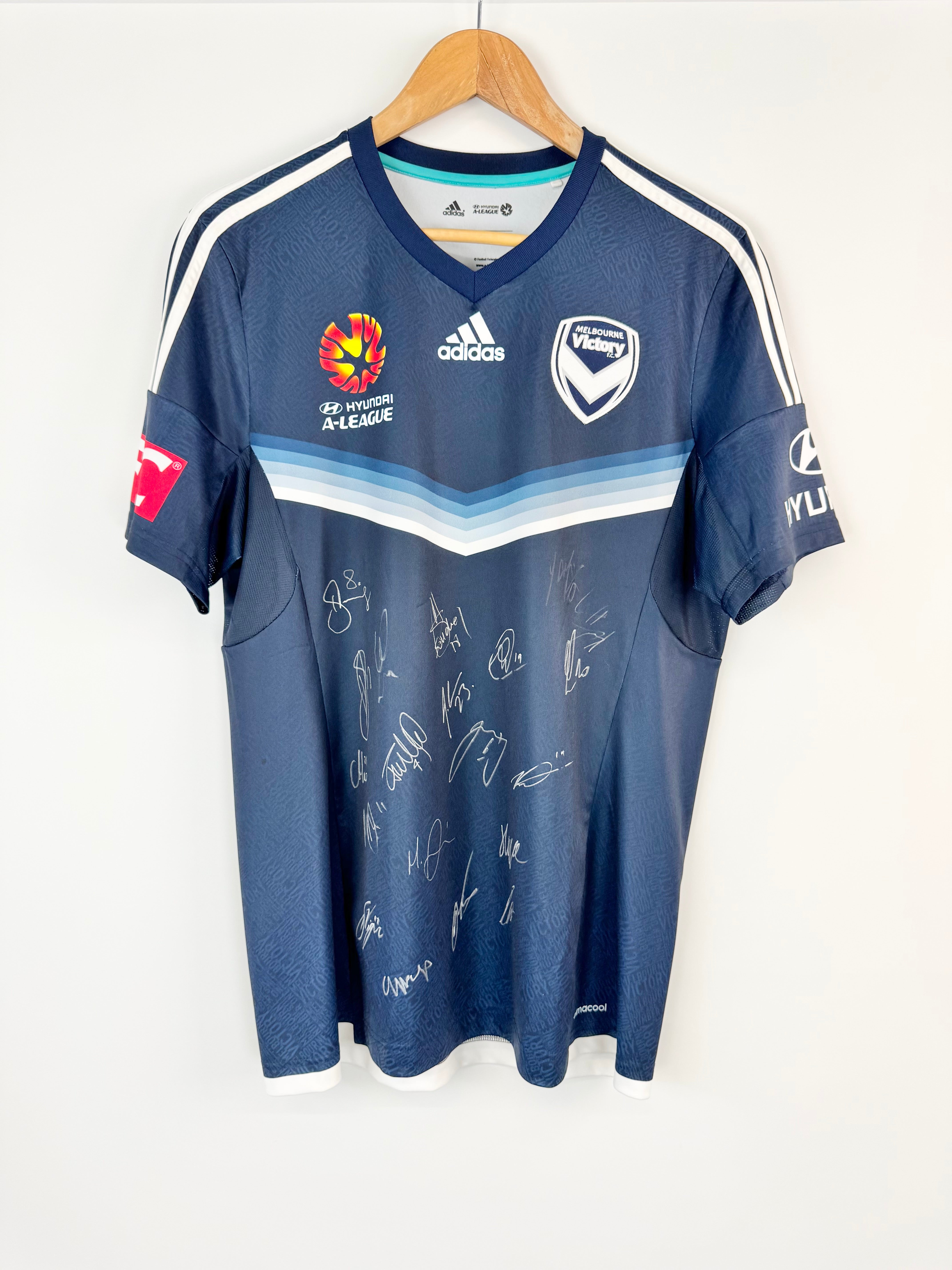 Melbourne Victory Blue Signed 2015/2016 Football Top - M