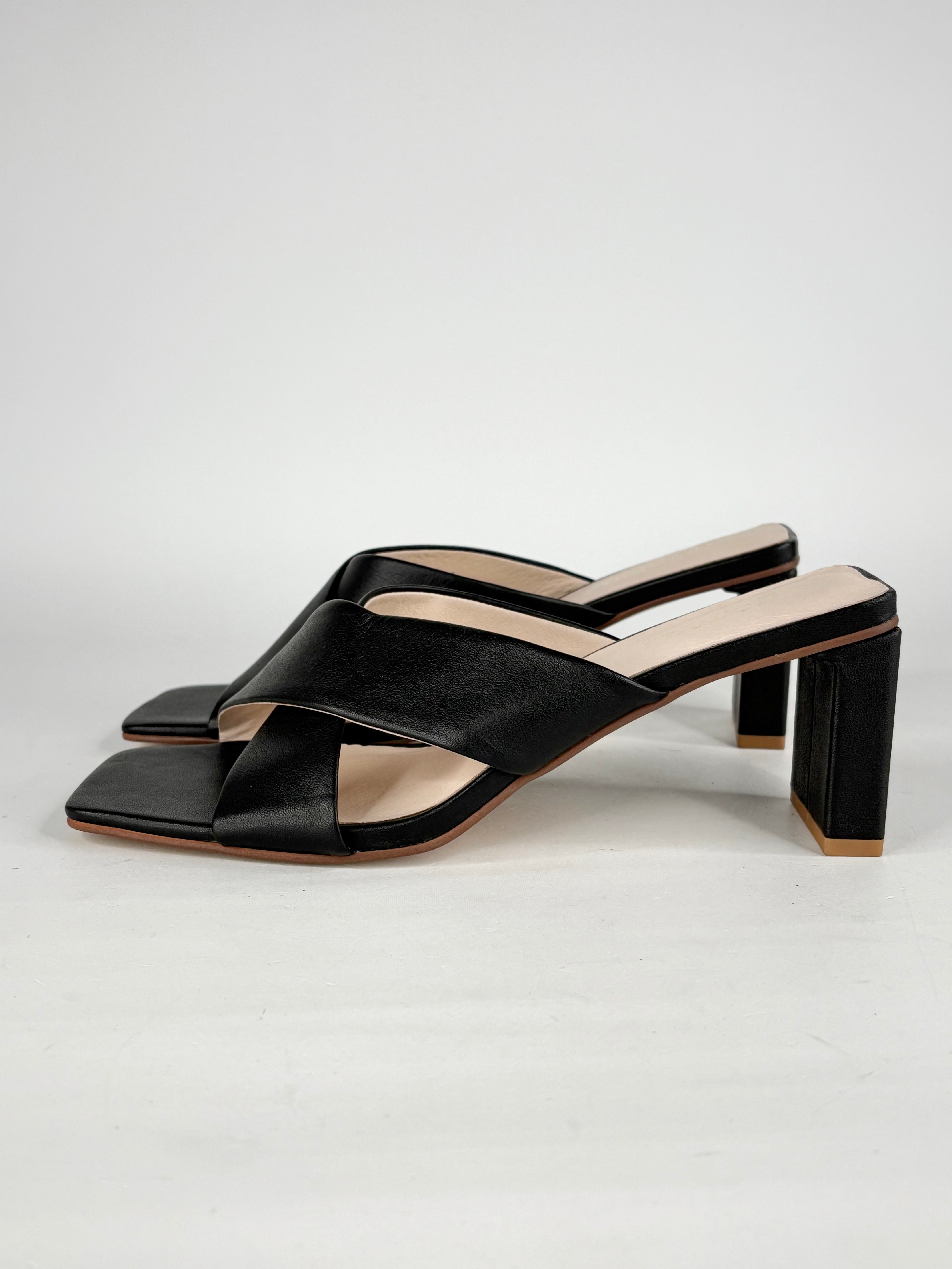 Gorman Black Leather 'Lexi' Sandals - EU38