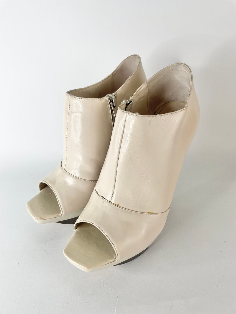 Estilo Emporio Beige Peep-Toe Heel Boots - EU40