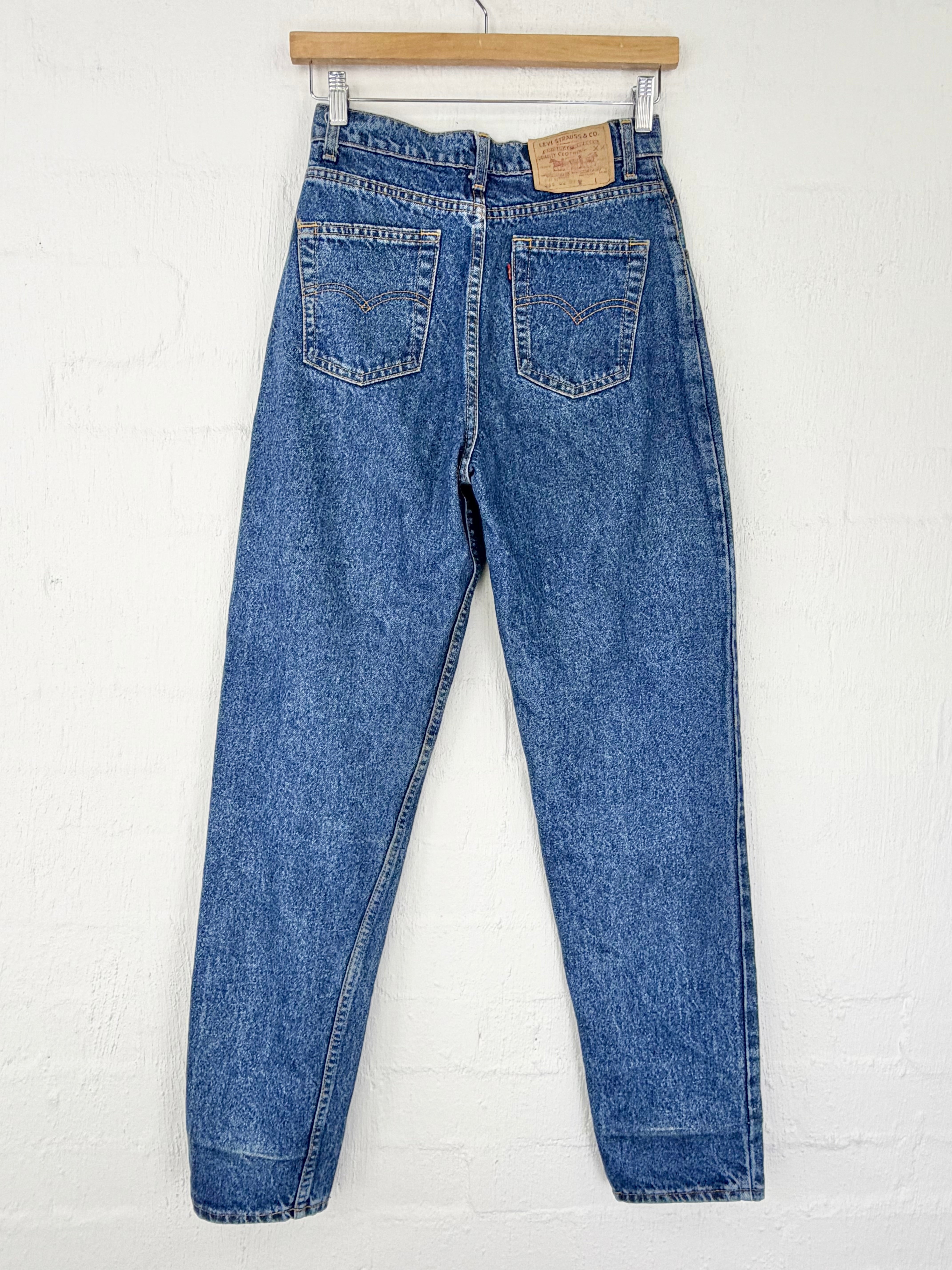 Vintage Levi's Blue High-Waisted Tapered Leg 'Mom' Jeans - AU8