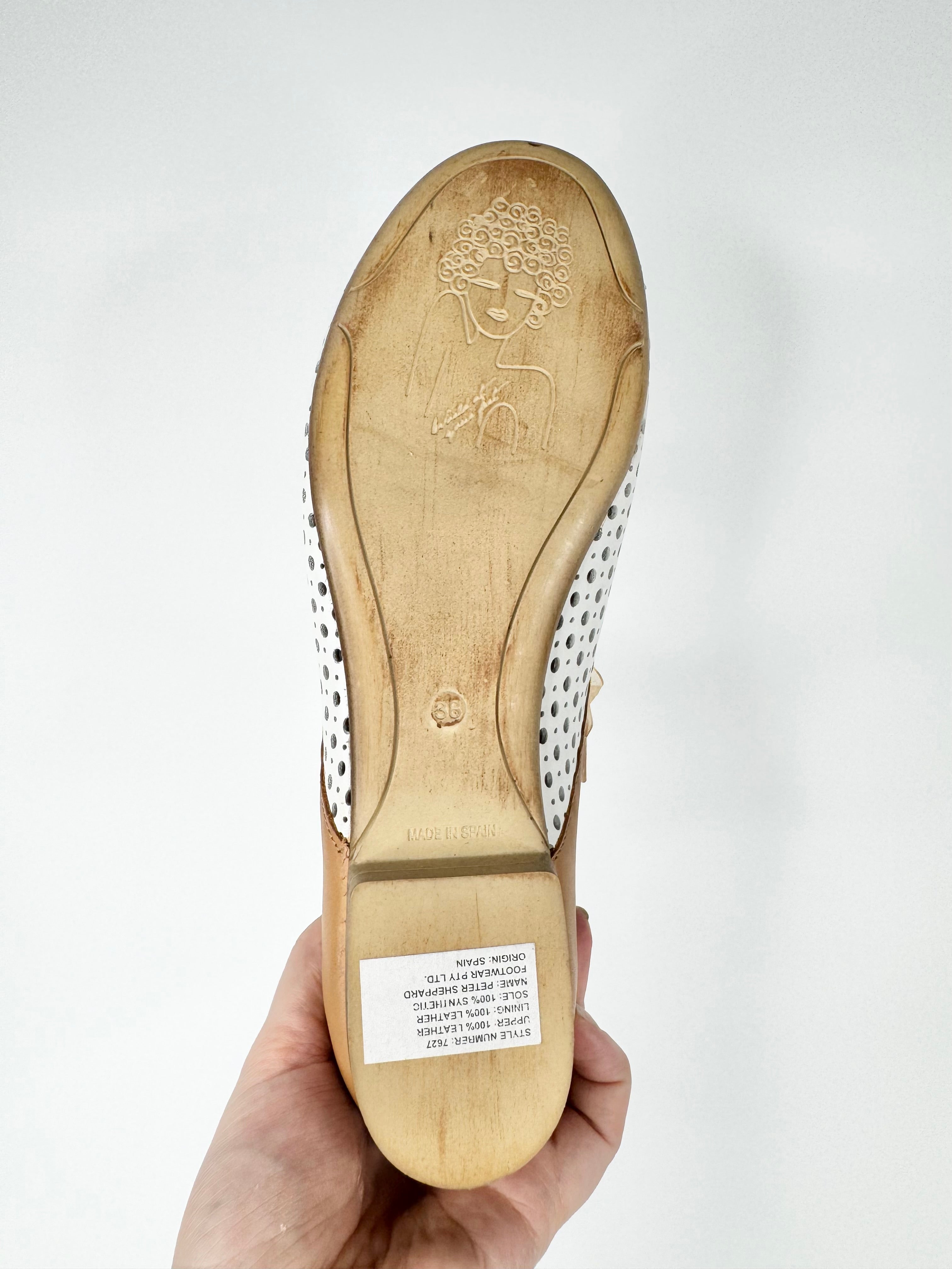 Funchal Lady Tan & White Lace Ups - EU38