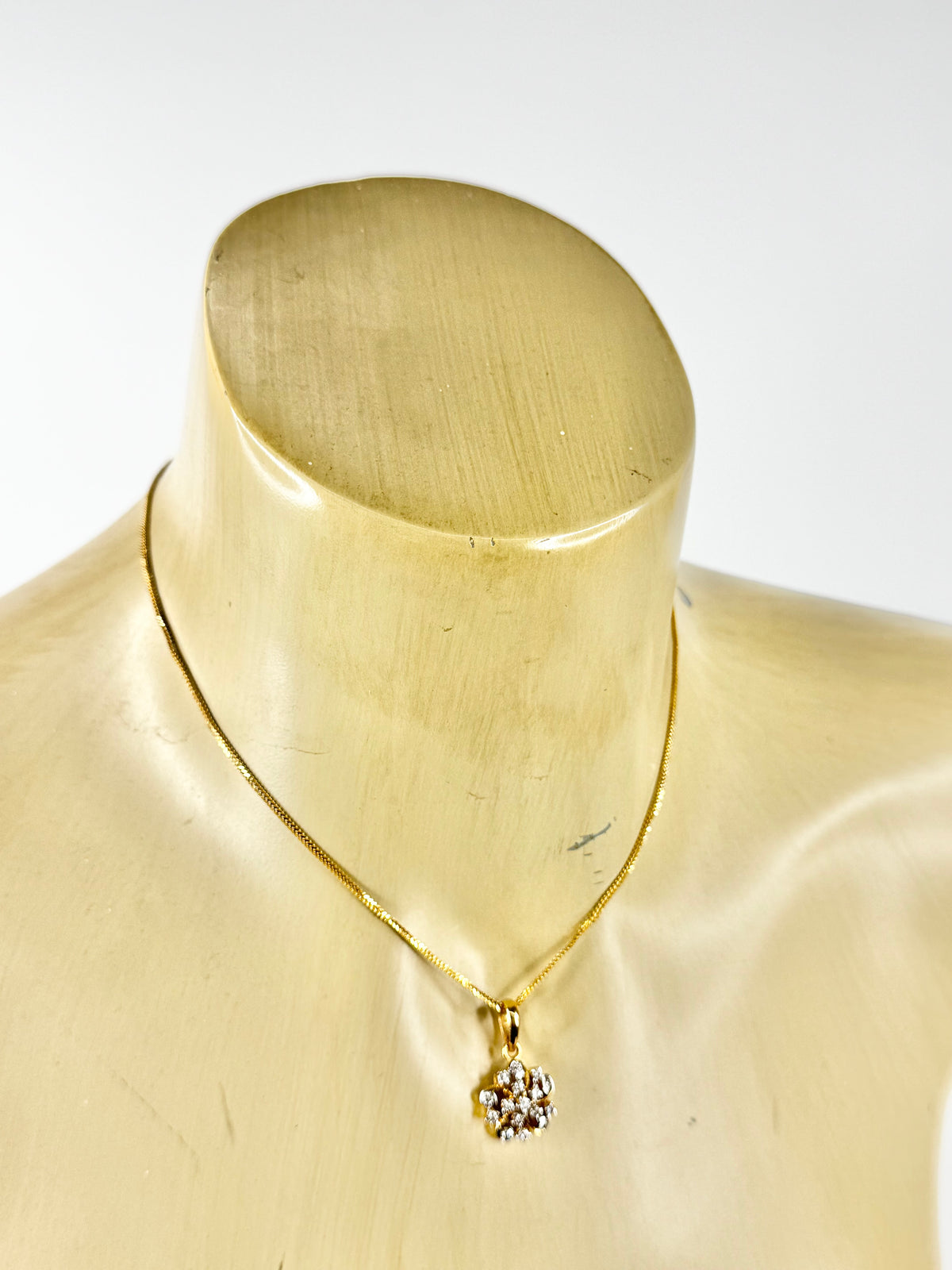 14ct Gold & 45point Diamond Cluster Pendant with 22ct Gold Chain
