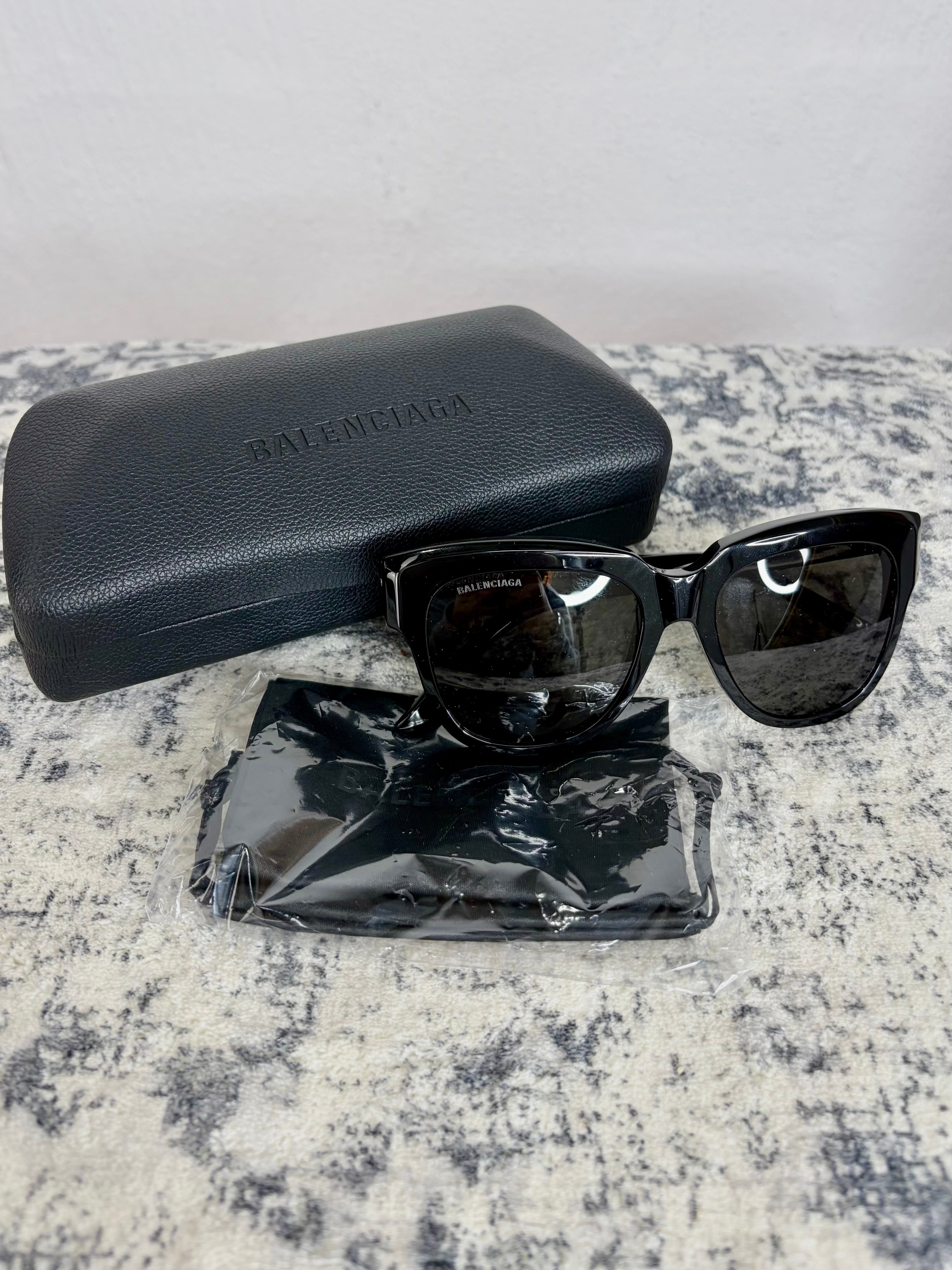 Balenciaga 'BB0160S' Black Sunglasses