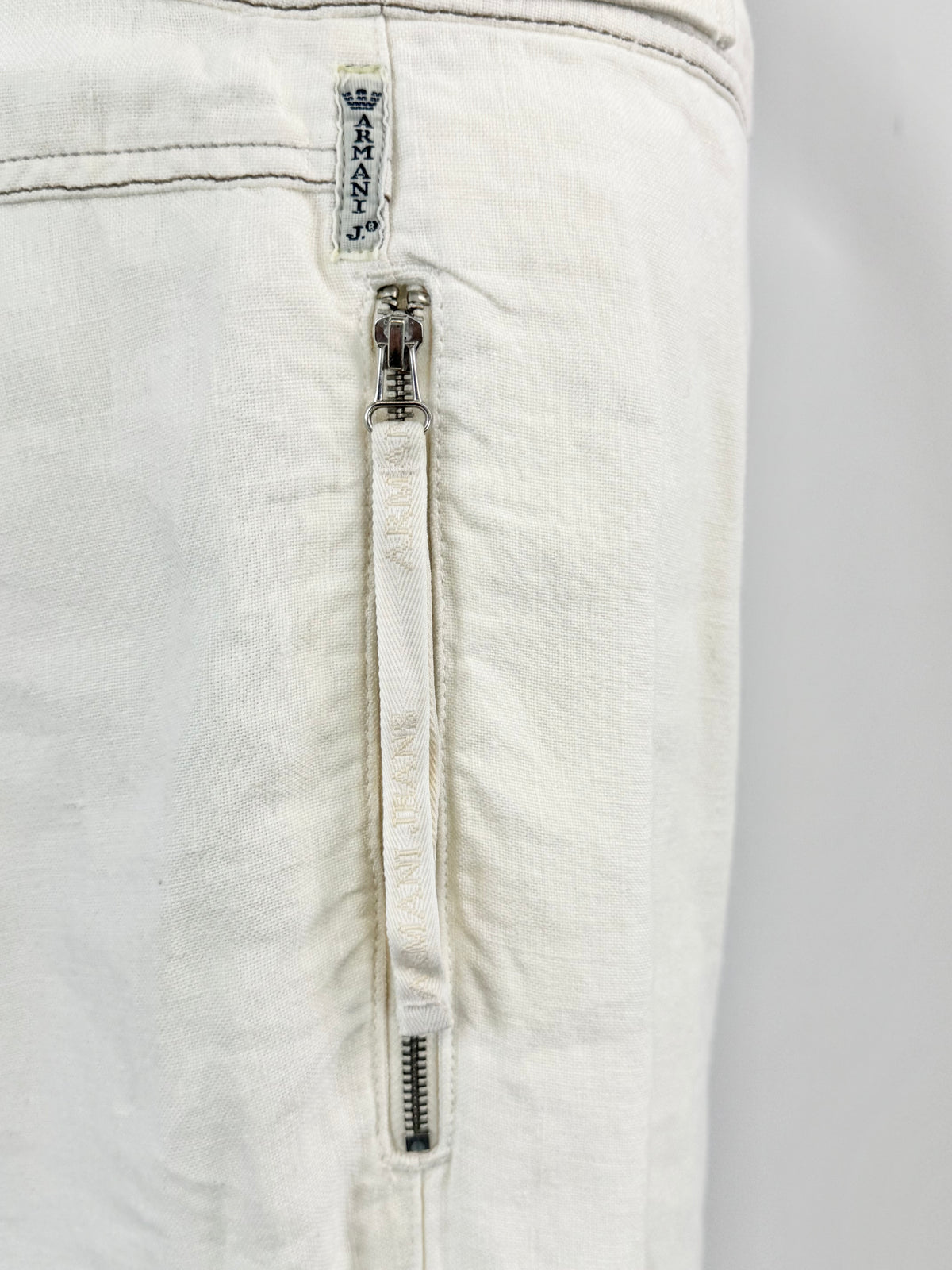 Armani Jeans Whit Linen Capris - 28