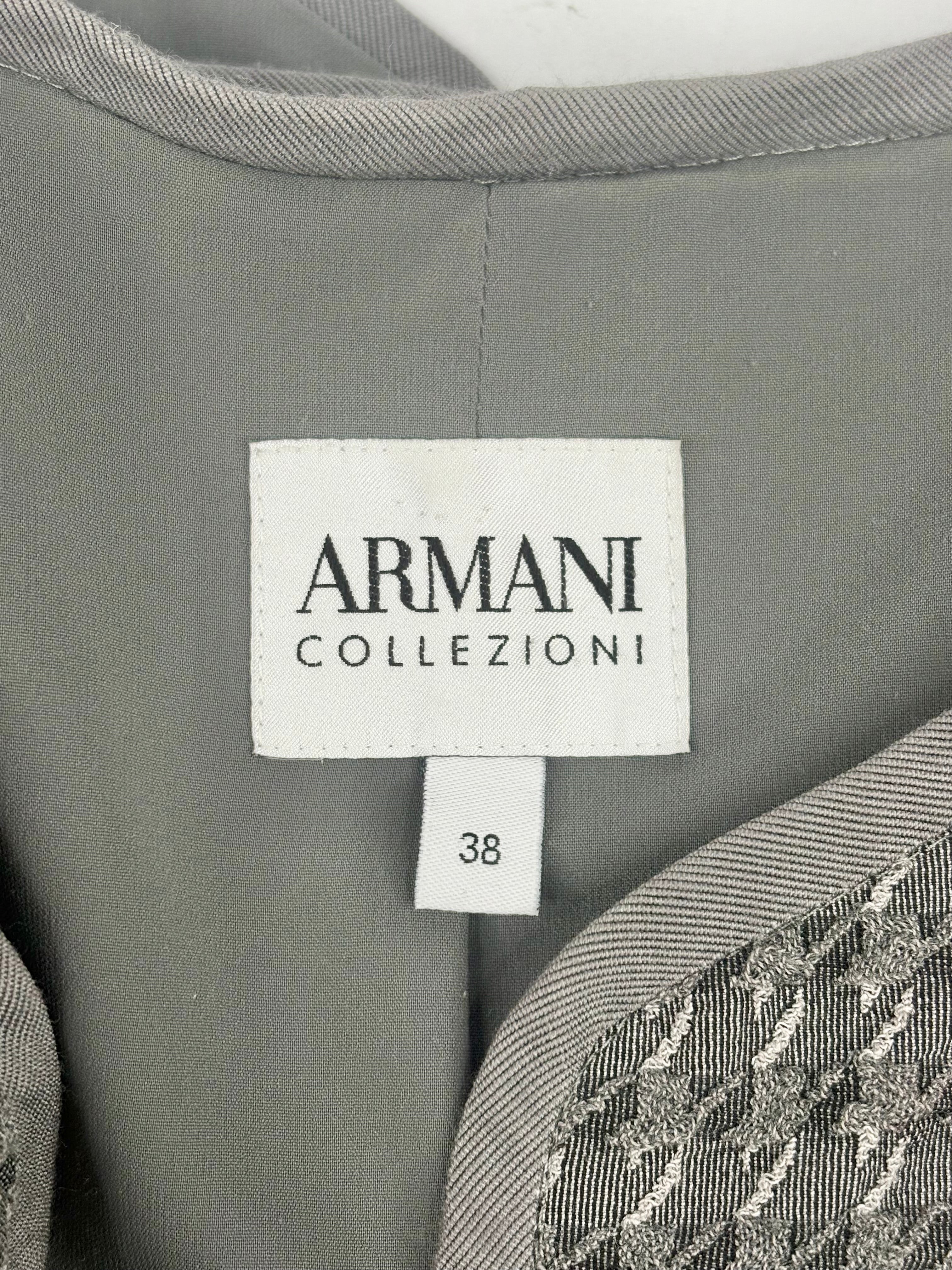 Armani Collezioni Grey Textured Houndstooth Cropped Jacket - AU6