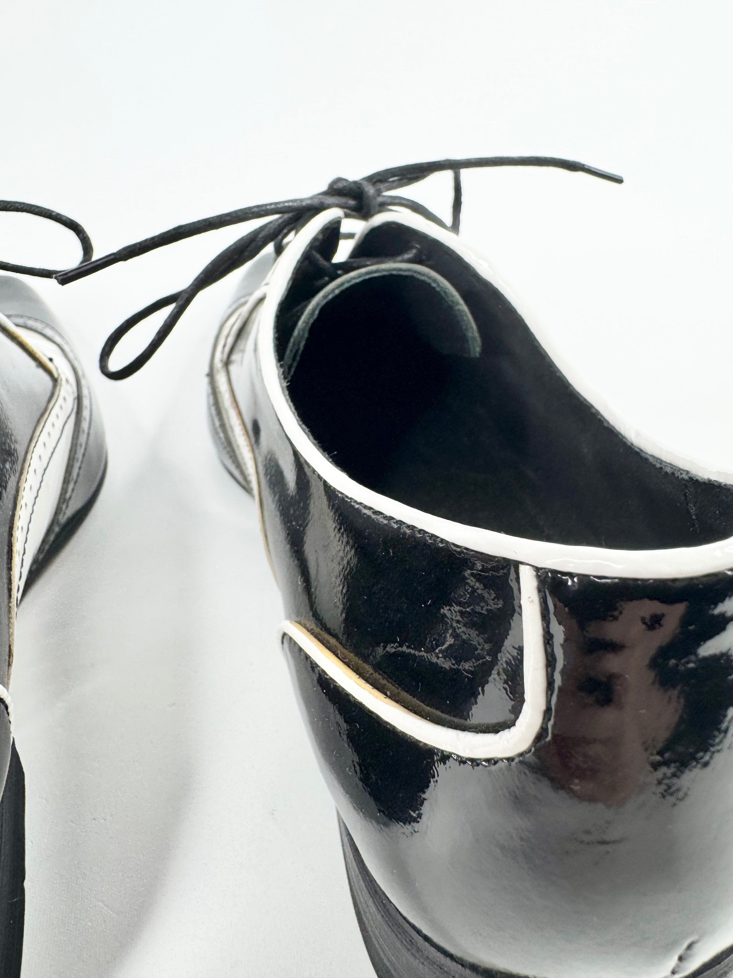 Square Australia Black & White 'Tuxedo' Patent Leather Lace Ups - EU39