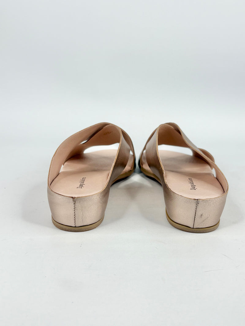 Django & Juliette Rose Gold Leather 'Harli-DJ' Sandals - EU40