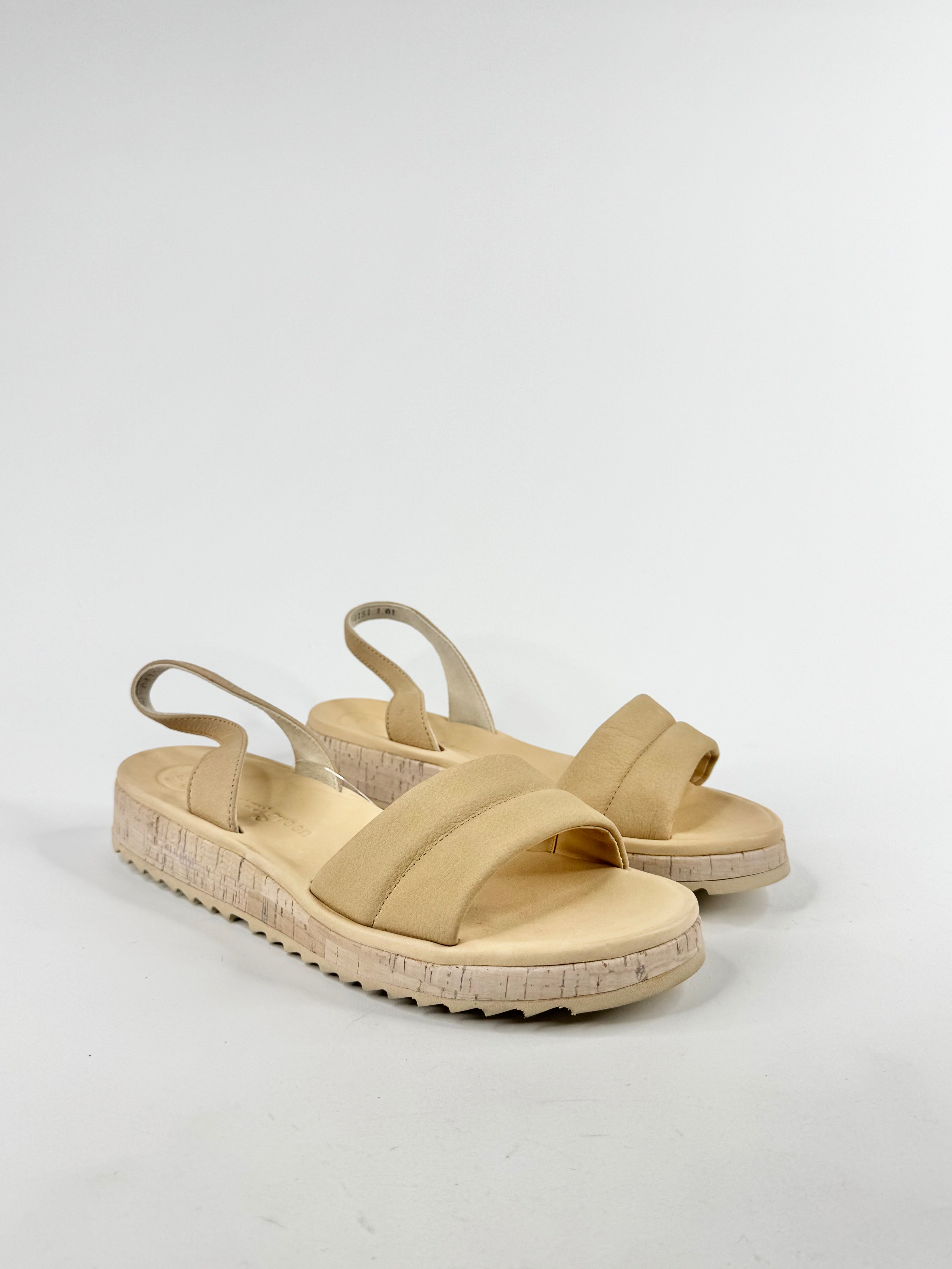 Paul Green Ecru Sandals - EU38