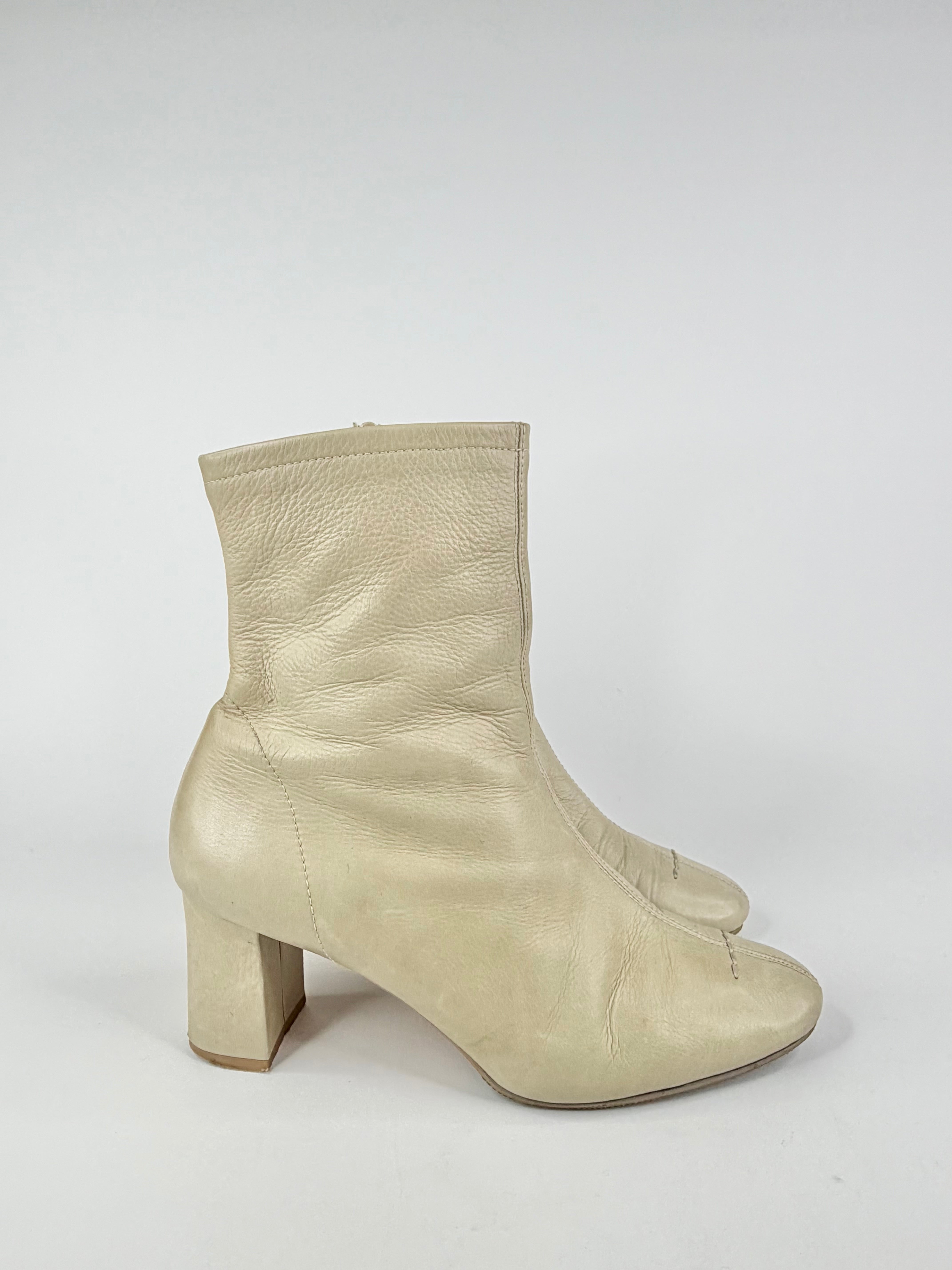 Sakias Cement Leather Ankle Boots - EU36