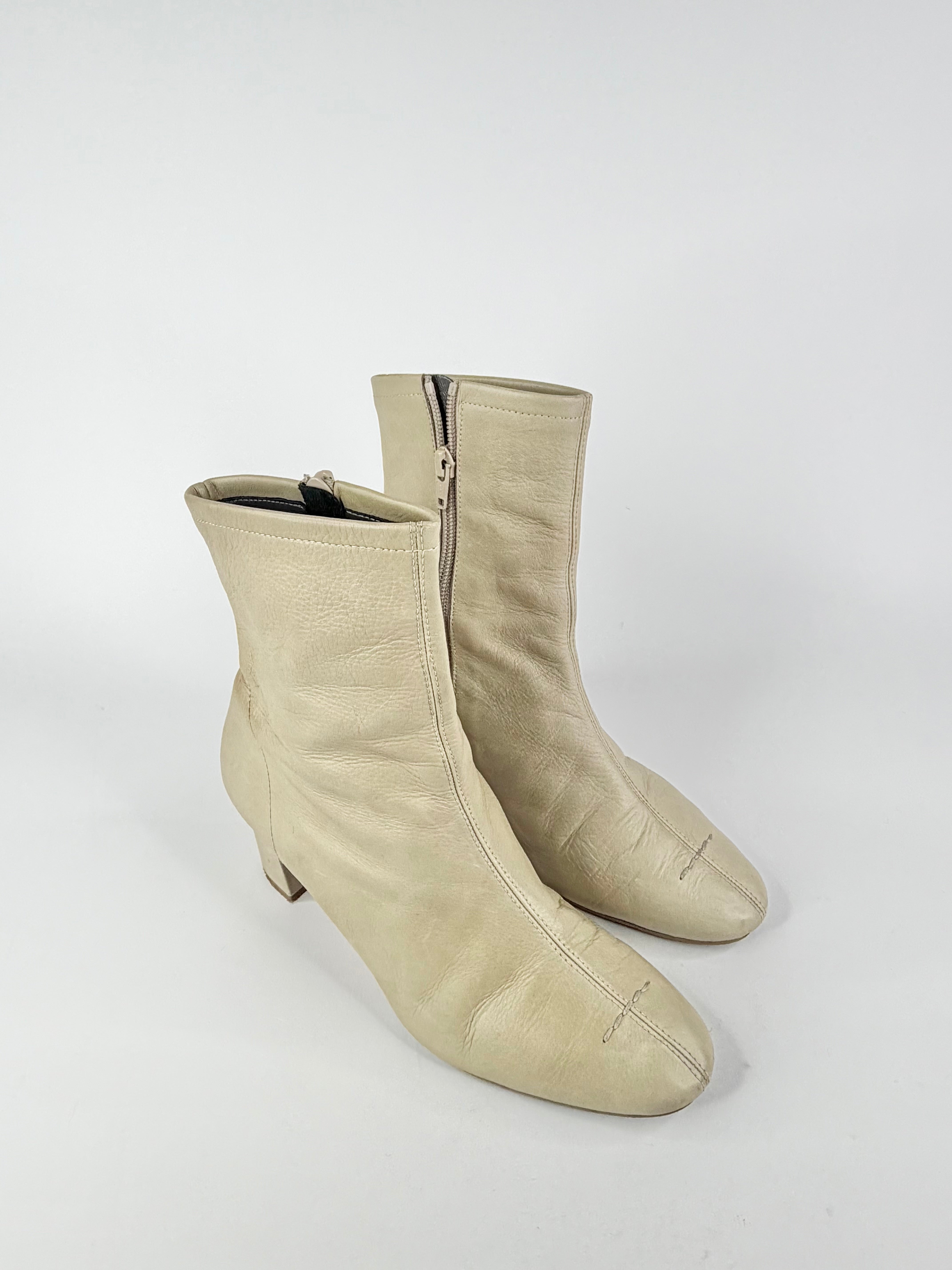 Sakias Cement Leather Ankle Boots - EU36