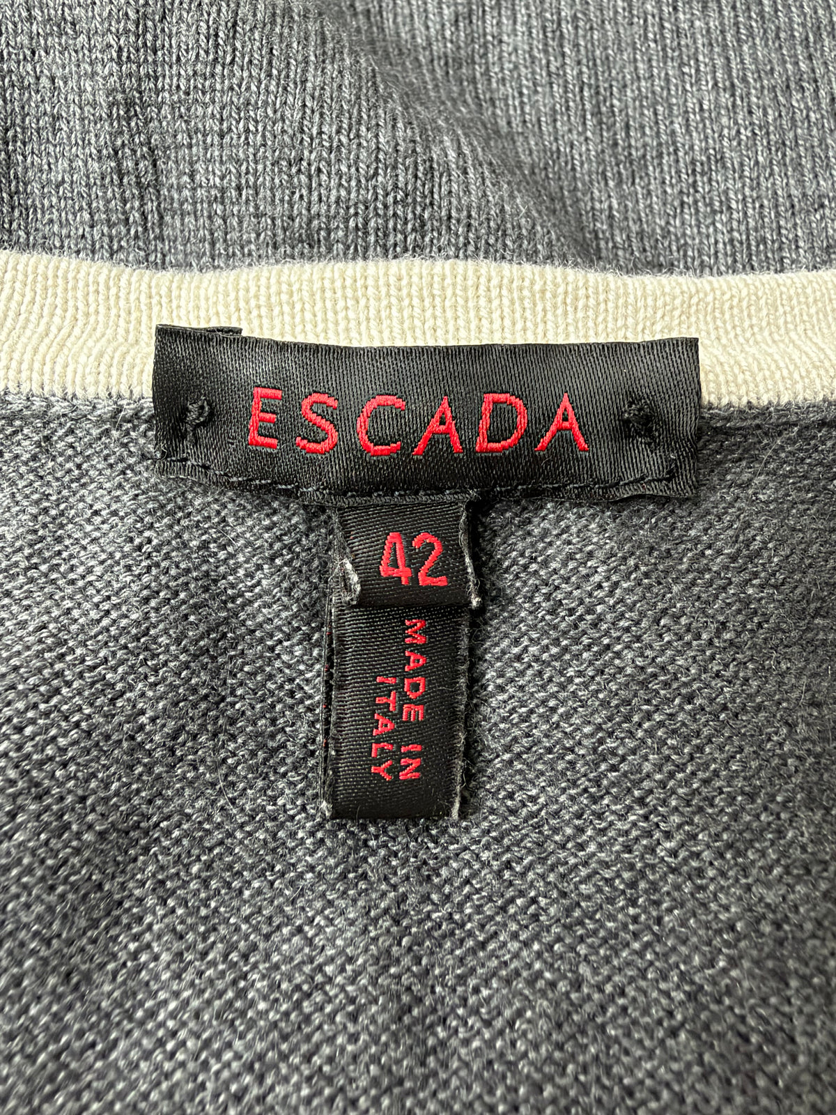 Escada Grey & White Trim Logo Embellished Sleeveless Silk & Cashmere Sweater - AU10/12