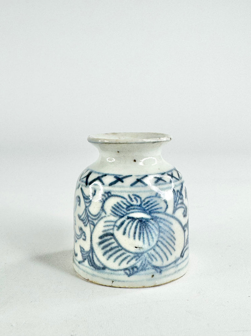 Antique Blue & White Orchid Patterned Jarlet