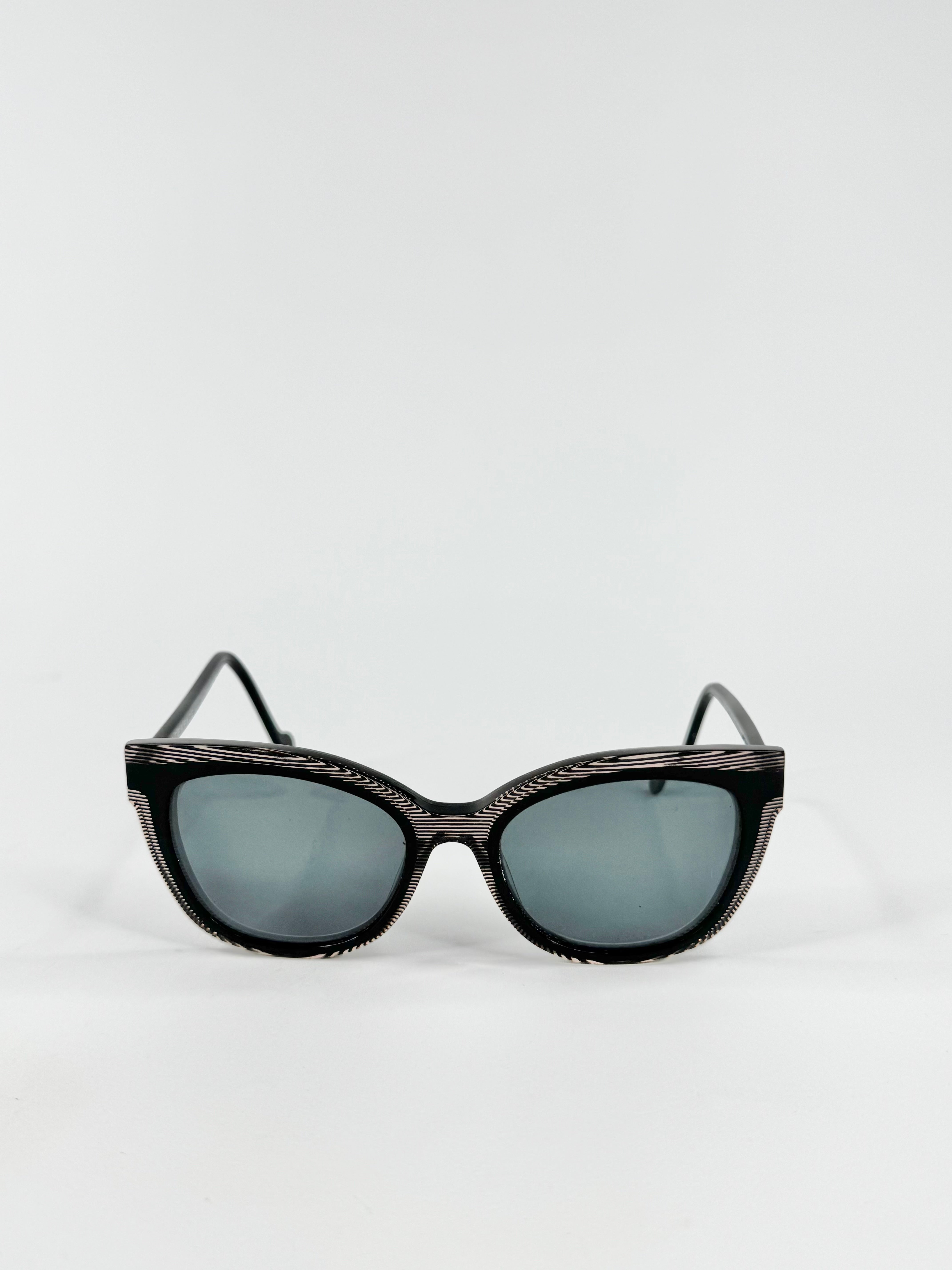 Face A Face Black Line Pattern Sunglasses