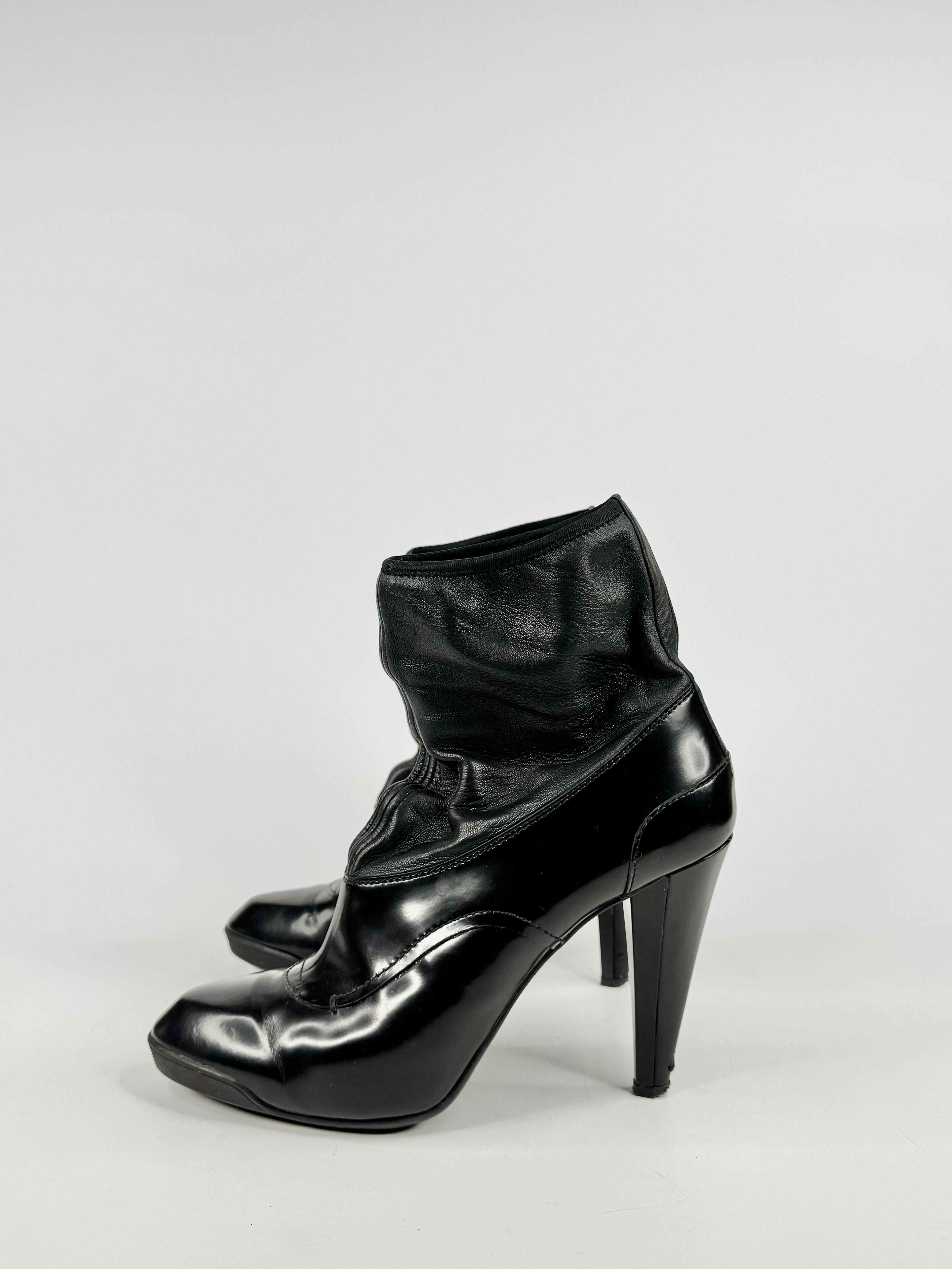 Tod's Black Leather Contrast Ankle Boots - EU39