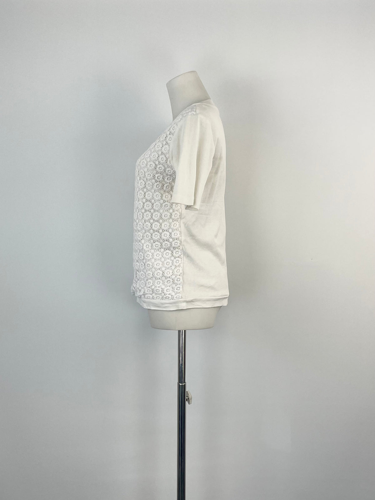 See By Chloé White Embroidered Floral Lattice-Front Top - AU10