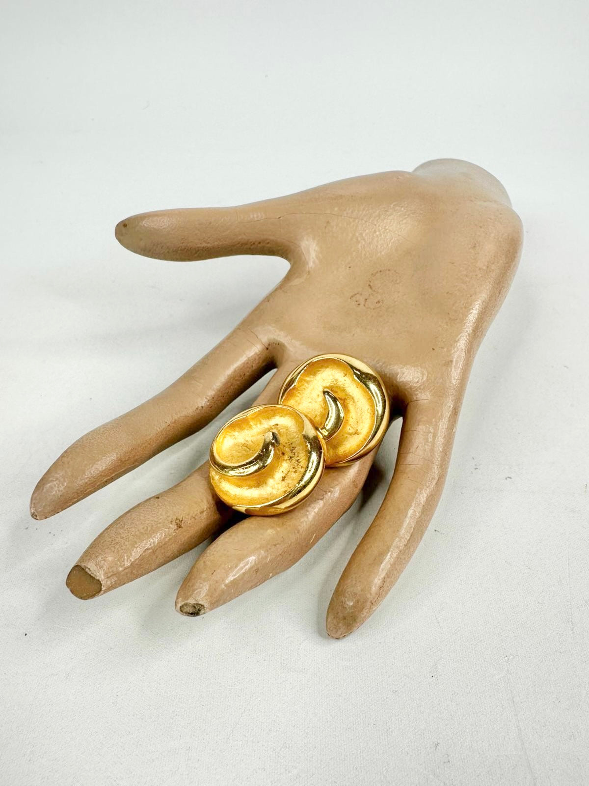 MFW Vintage Sportscraft Large Swirl Gold Toned Clip On Earrings