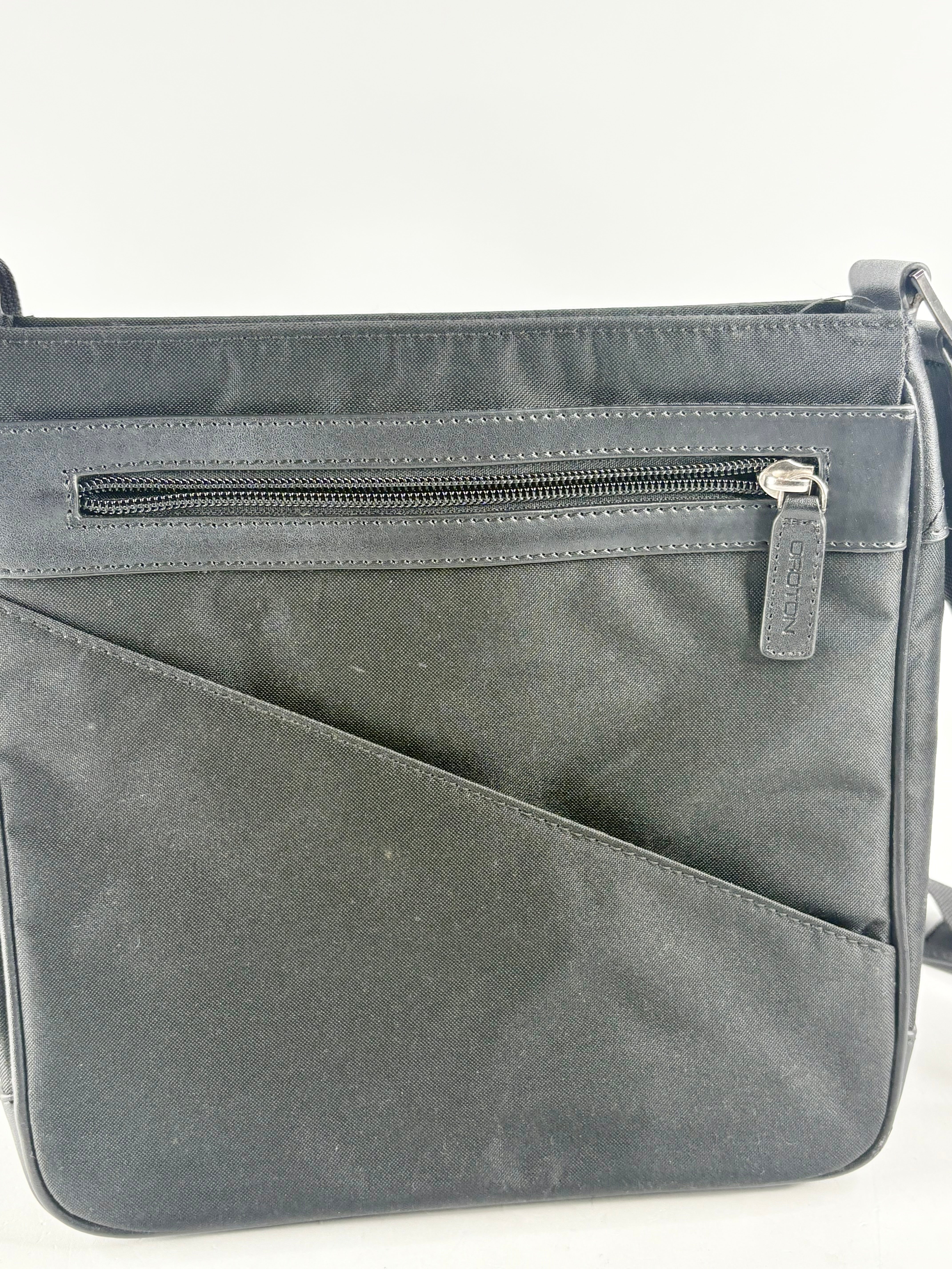 Oroton Black Postman-Style Crossbody Bag
