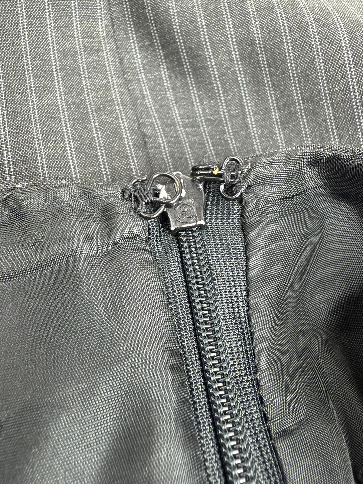 Max Mara Grey & White Wool & Silk Blend Pinstriped Suit - AU8