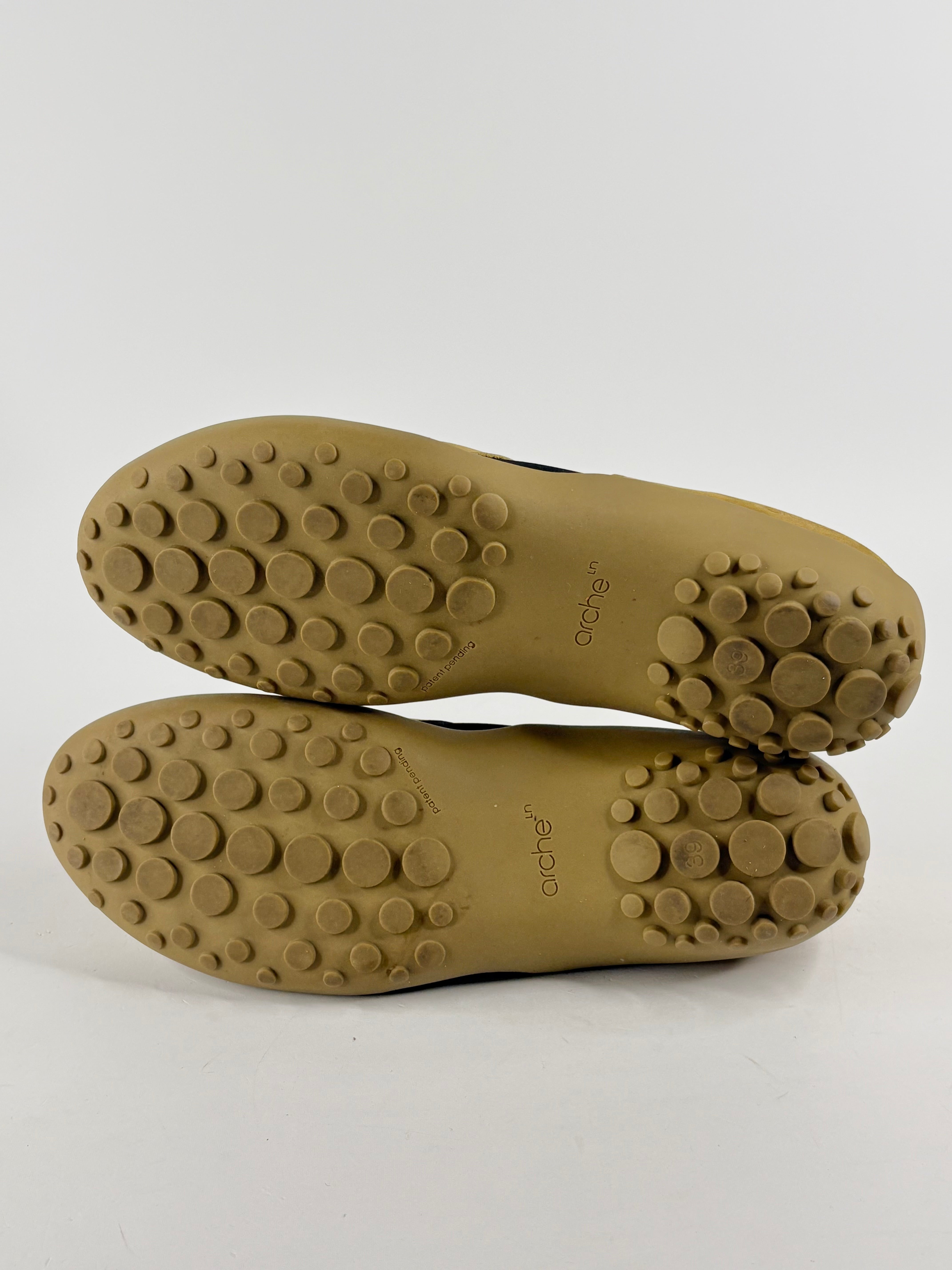 Arche Kiwifruit Nubuck Pulman Slip Ons - EU39