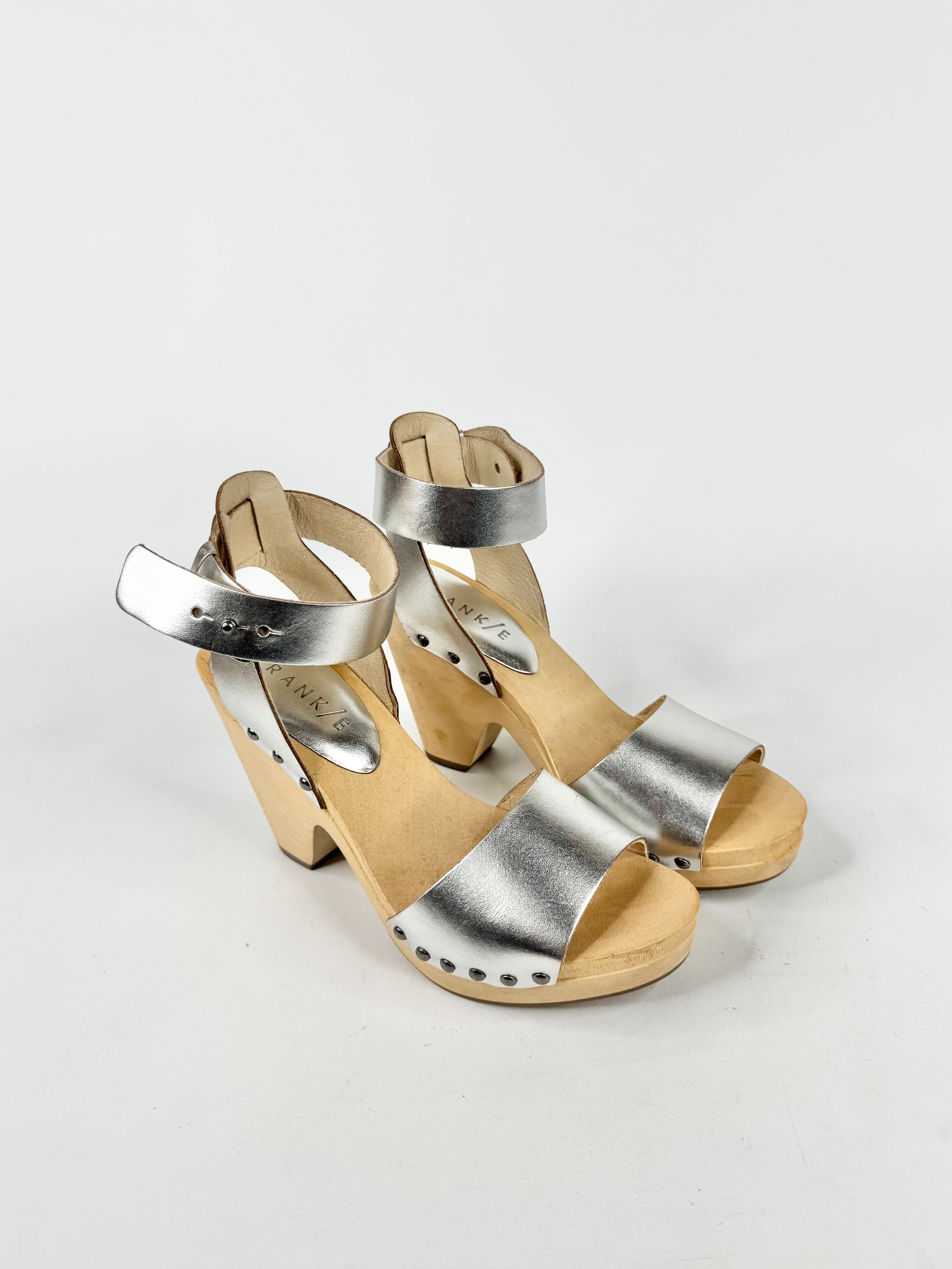 Frank/E Metallic Silver Heeled Clogs - EU37